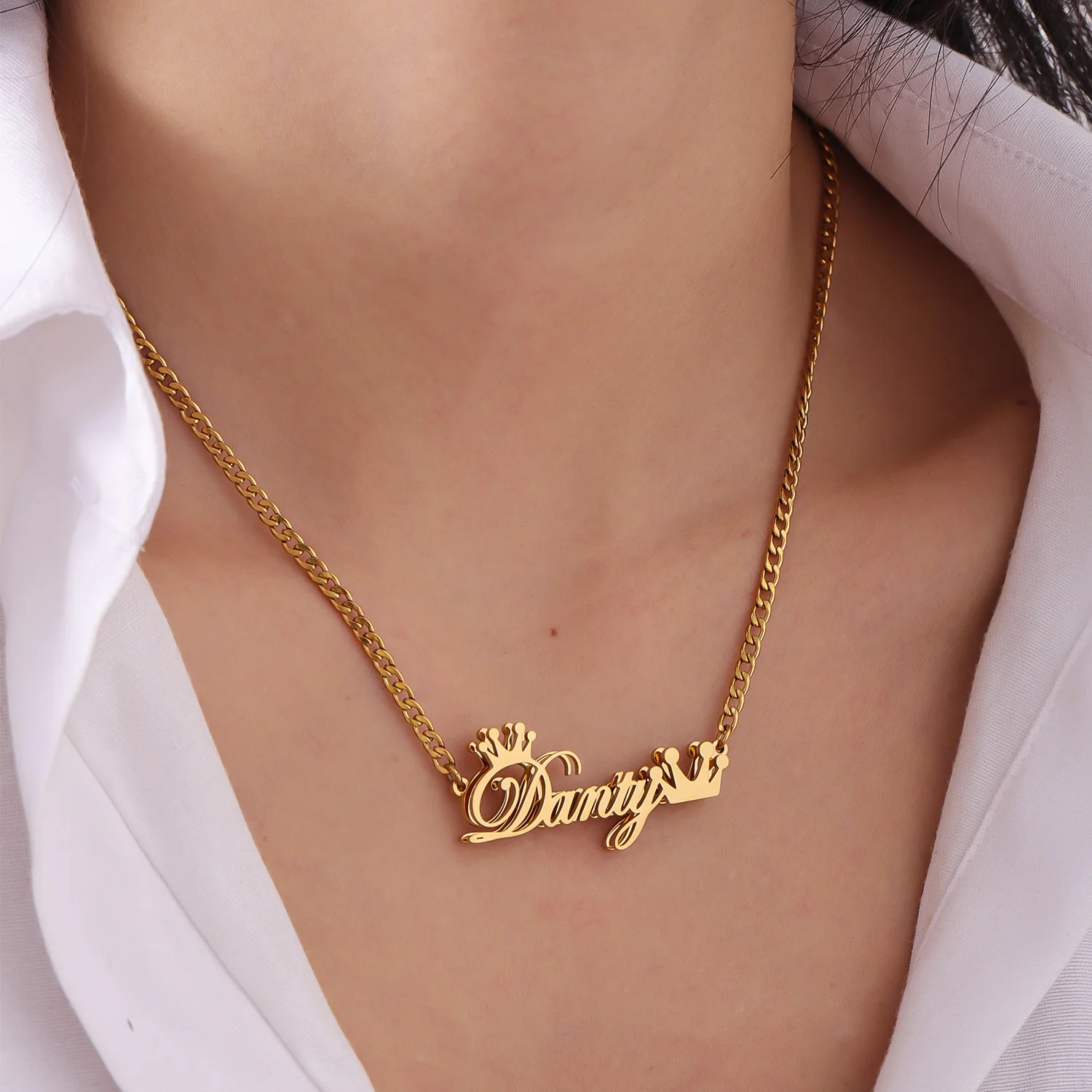 Customized Stainless Steel Necklace Personalized Name Plate With Crown Items for Mom 2025 Trend Crown Necklaces Gift for Women