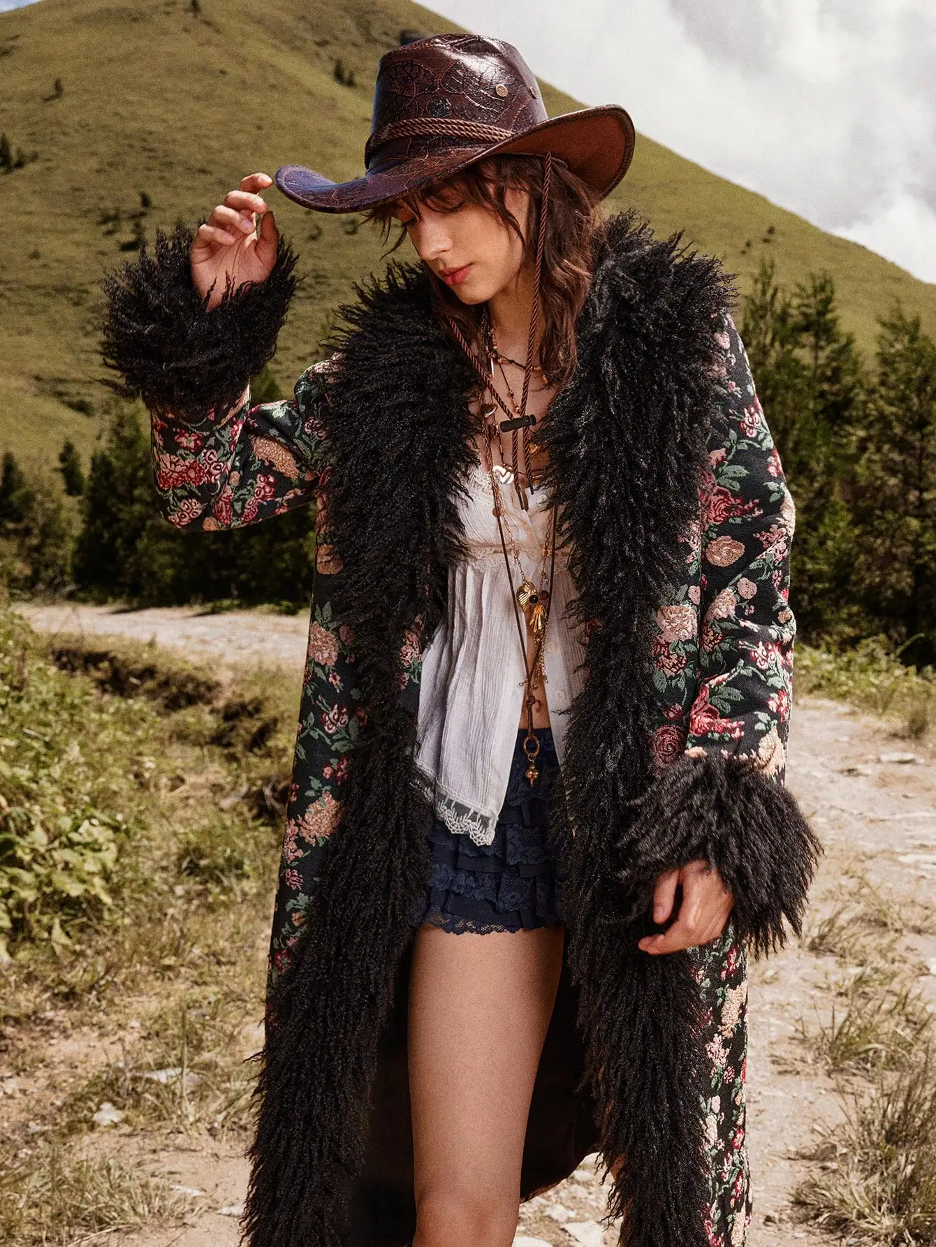 

Длинное пальто в стиле бохо с цветочным принтом и отделкой из искусственного меха для женщин, осенне-зимний стиль