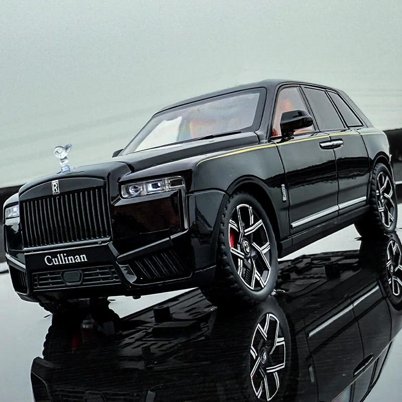 

1/32 Rolls Royce SUV Cullinan 2025, роскошная модель автомобиля из сплава, литая под давлением металлическая модель внедорожника, звук и свет, детская игрушка в подарок