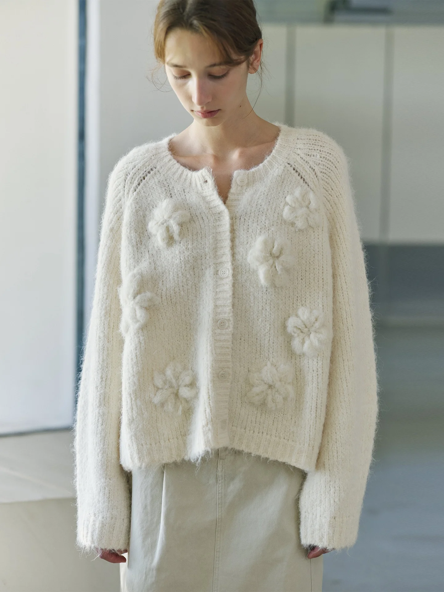 

Женский вязаный шерстяной кардиган Ele Heavyweight премиум-класса с круглым вырезом, вышивкой, на пуговицах, с длинными рукавами