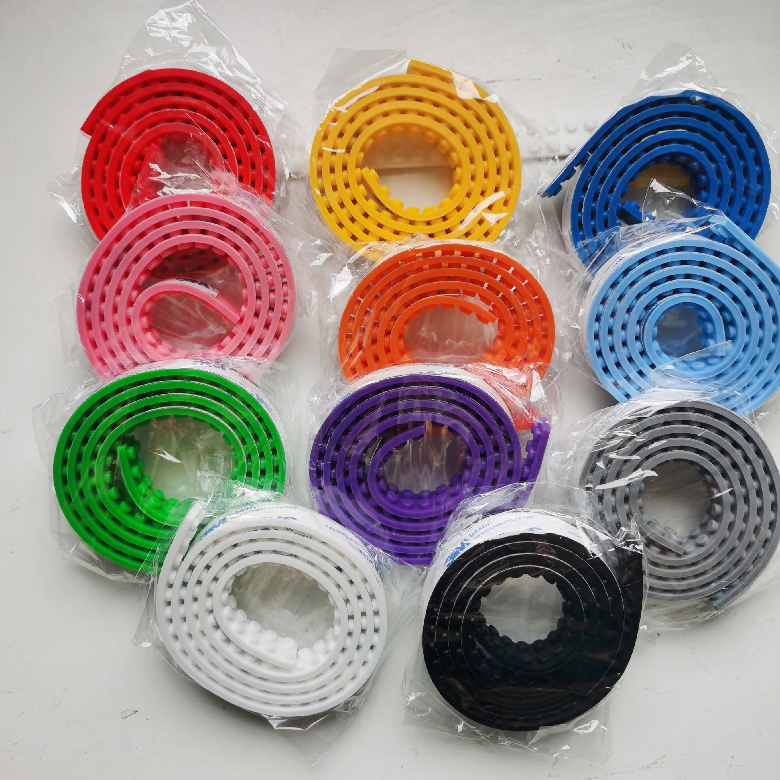 Kompatibel mit LEGO Kletterwänden, Spielzeug-Bausteinen, Klebebandstreifen, beliebig zuschneidbar, waschbar, 11 Farben, 92 cm, 2*115 Punkte