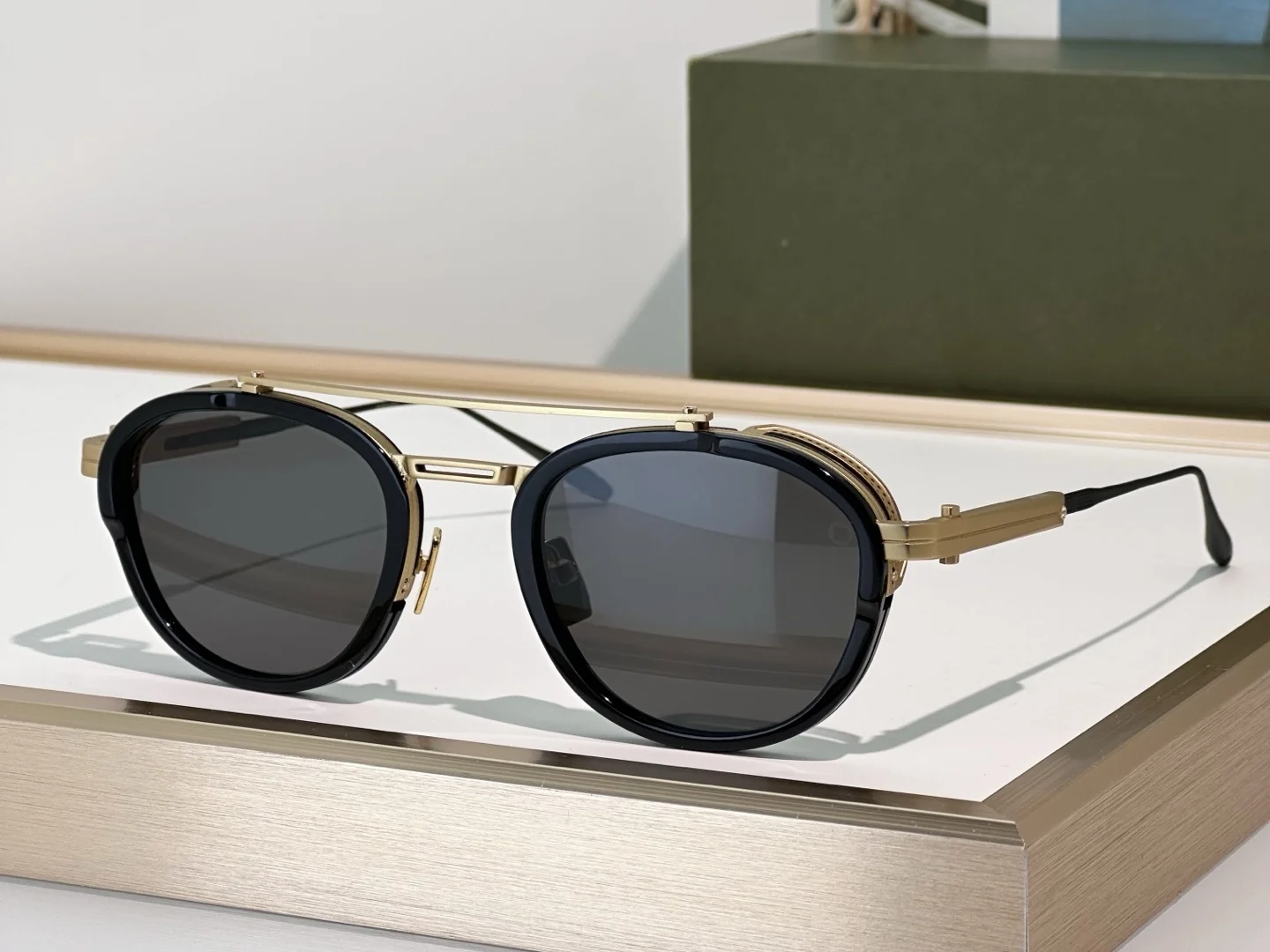 

Top High Quality Sunglasses for Men and Women AKS-512 SIZE 140-152 Style UV400 Retro Fashion Special Design Sun Glasses with box