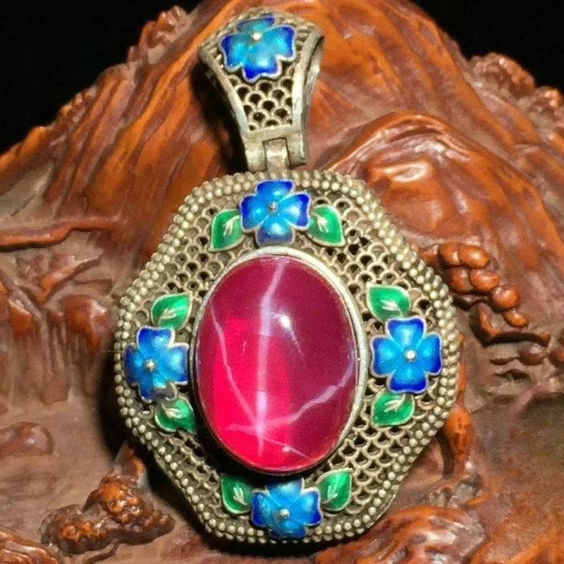 

Antique collection old silver inlaid six - pointed star starlight ruby pendant neck ornament accessory collection