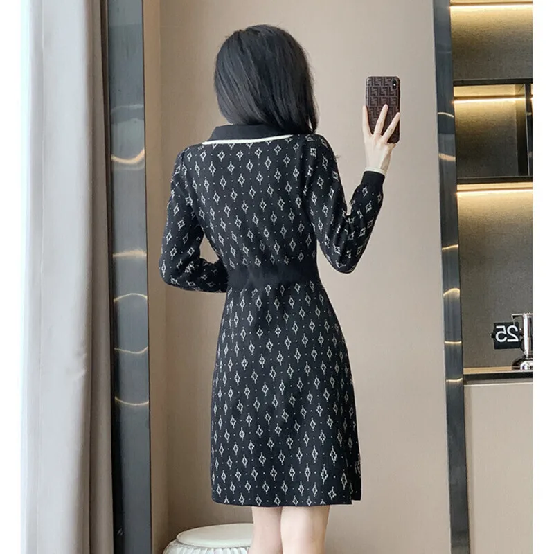 Spring New Women\'s Long Sleeved Dresses Ice Silk Knitted Wrapped Hip Skirt