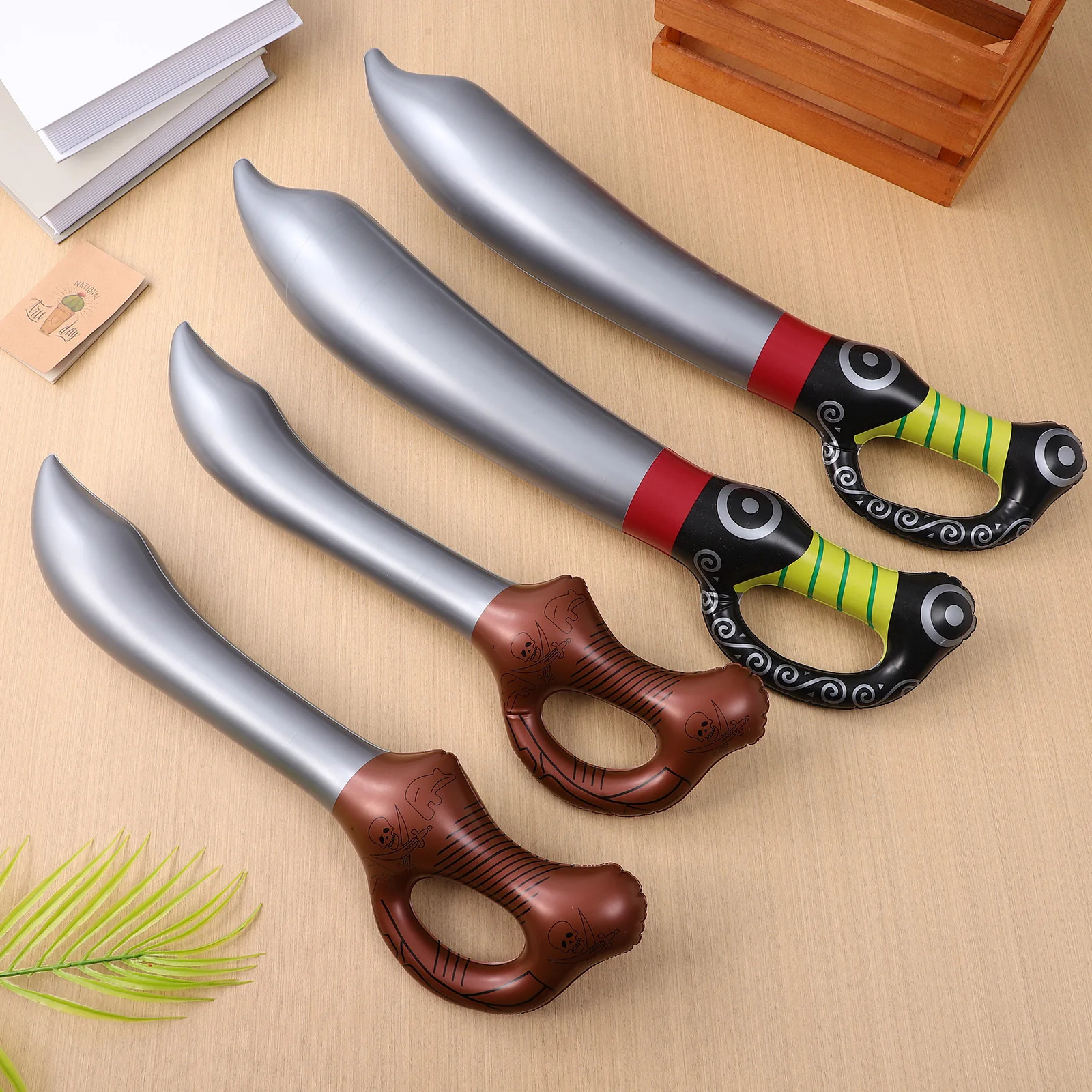 6 قطع من سيف القراصنة القابل للنفخ لتزيين الهالوين للأطفال على شكل قرصان وإكسسوارات أزياء بالونات السيف #5