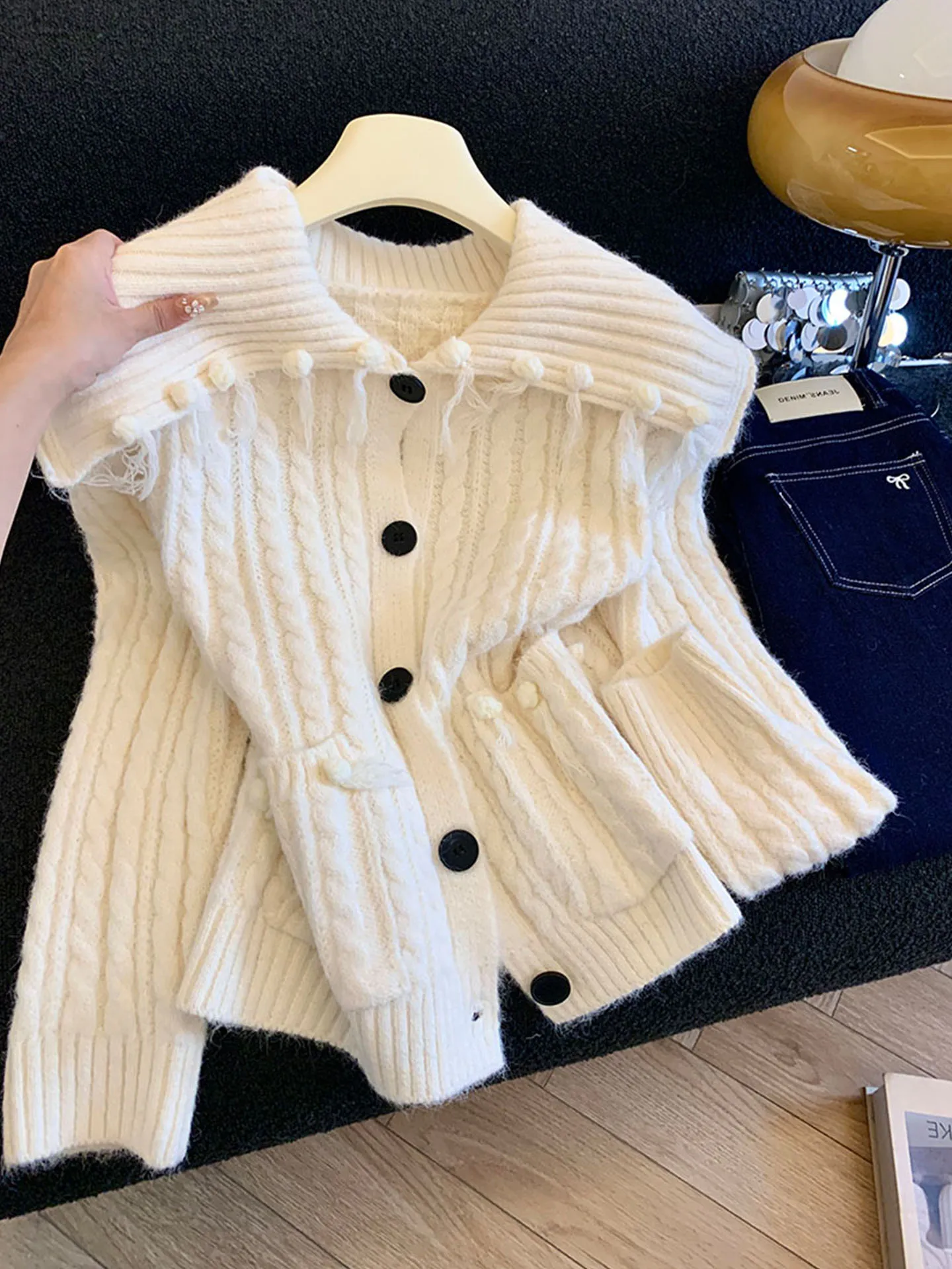 

Emily Clud Soft Thiened Knitted Sweater Women's Autumn Winter Cardigan Outerwear Floral Twist Design Warm Cozy Top