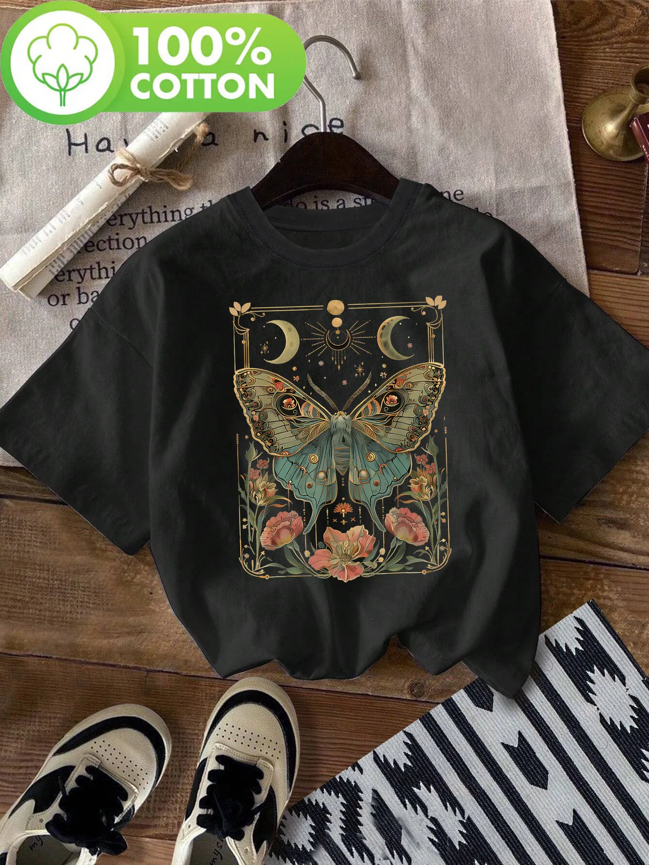 Retro T-Shirt Women's Y2k Style Cottagecore T-Shirt Butterfly Print Short Sleeve Crew Neck Top with Moon & Floral Design Shirt