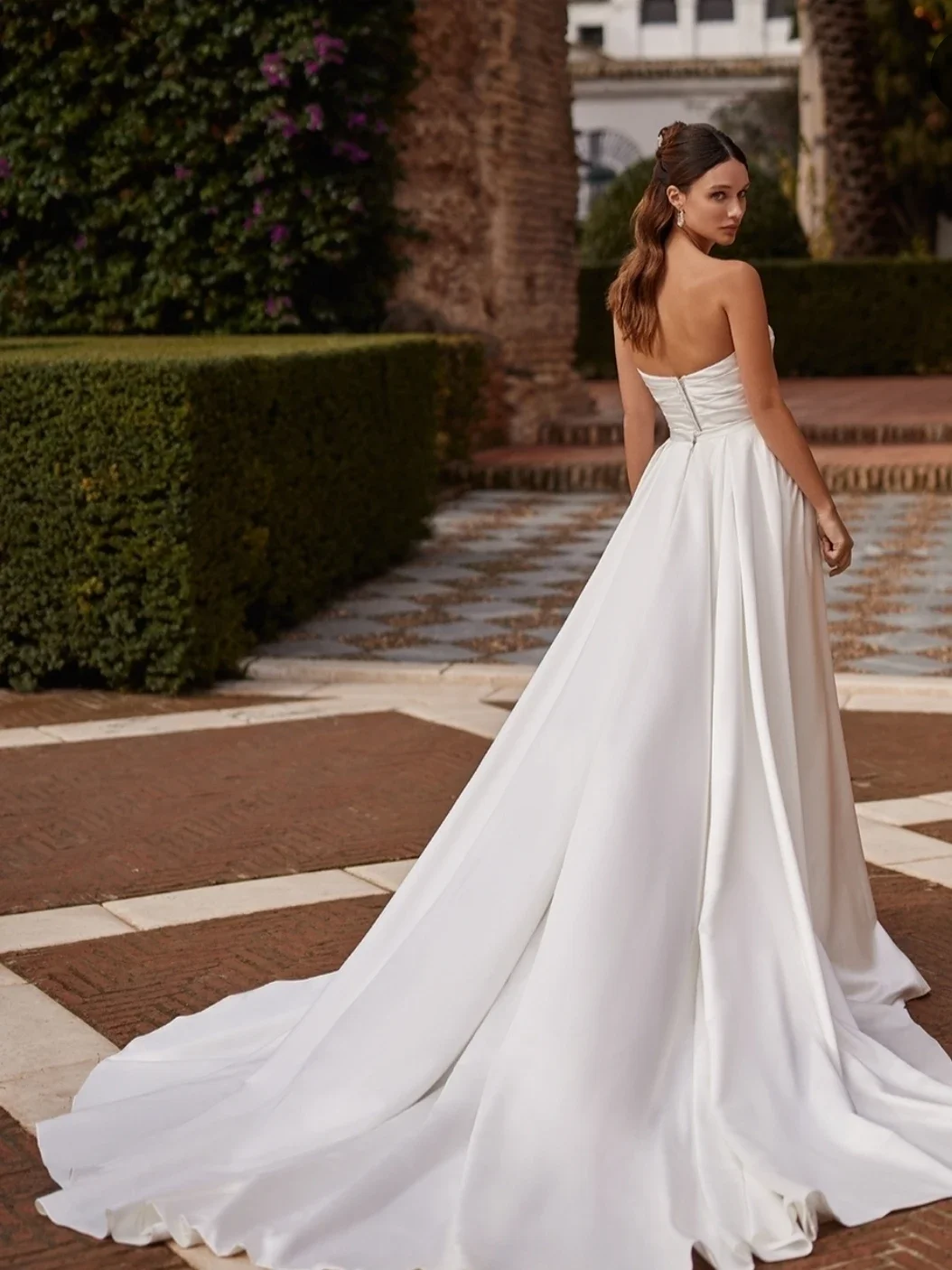 カスタムビーチマーメイドレースアップウェディングドレスオフショルダーレースアップリケブライダルガウンイリュージョンボタンローブ2025