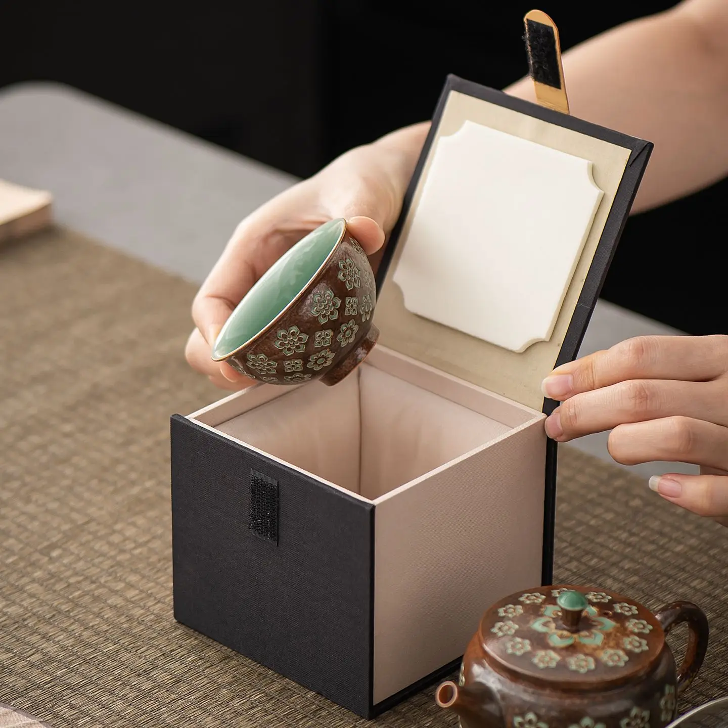

Gray Glaze Baoxianghua High-Value Master Home High-End Handmade Tasting Kung Fu Tea Single Cup Gift Box