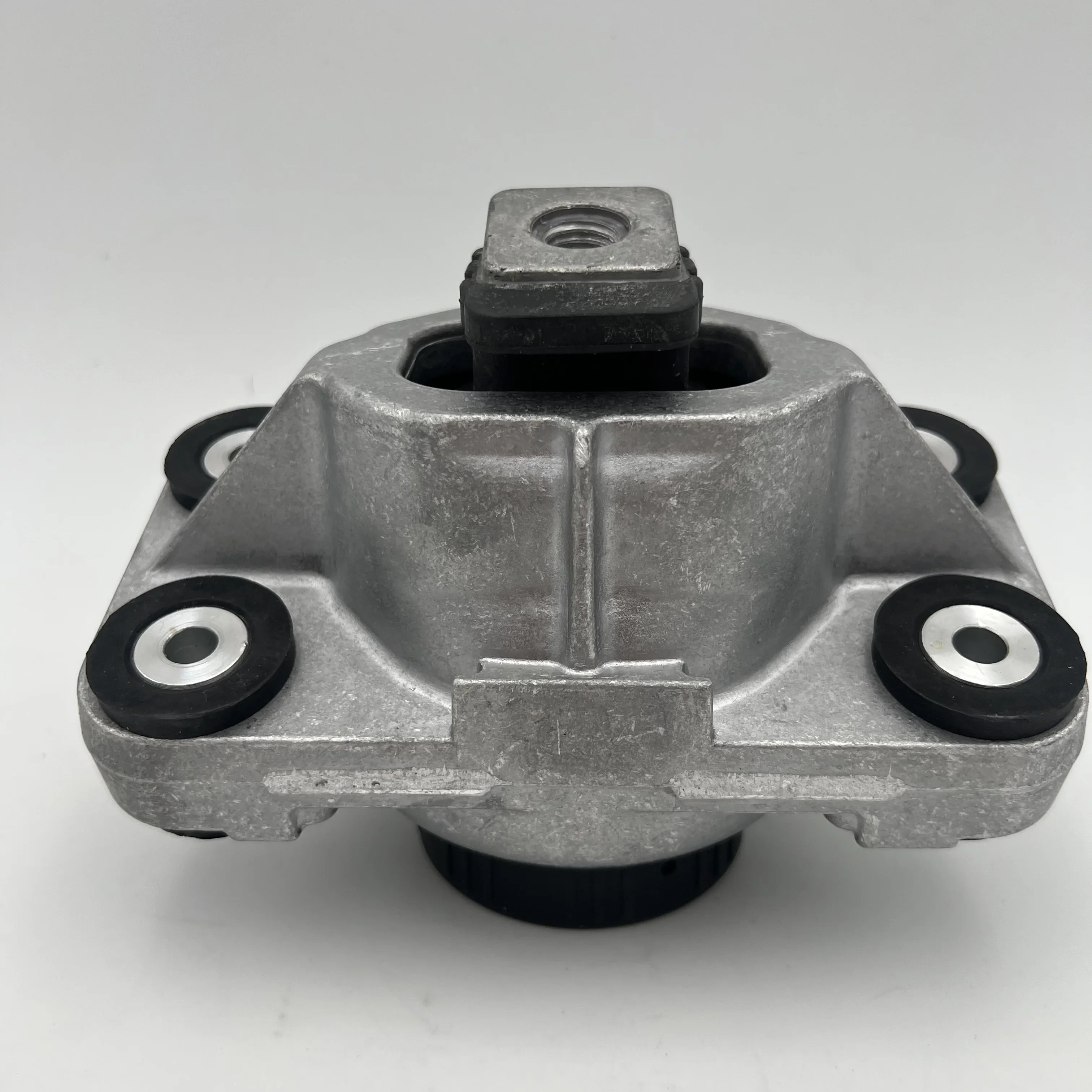 

3.0L V6 Petrol Engine Mounting for Land Rover Range Rover Vogue 2013-2017 Right Side LR123915 LR072113