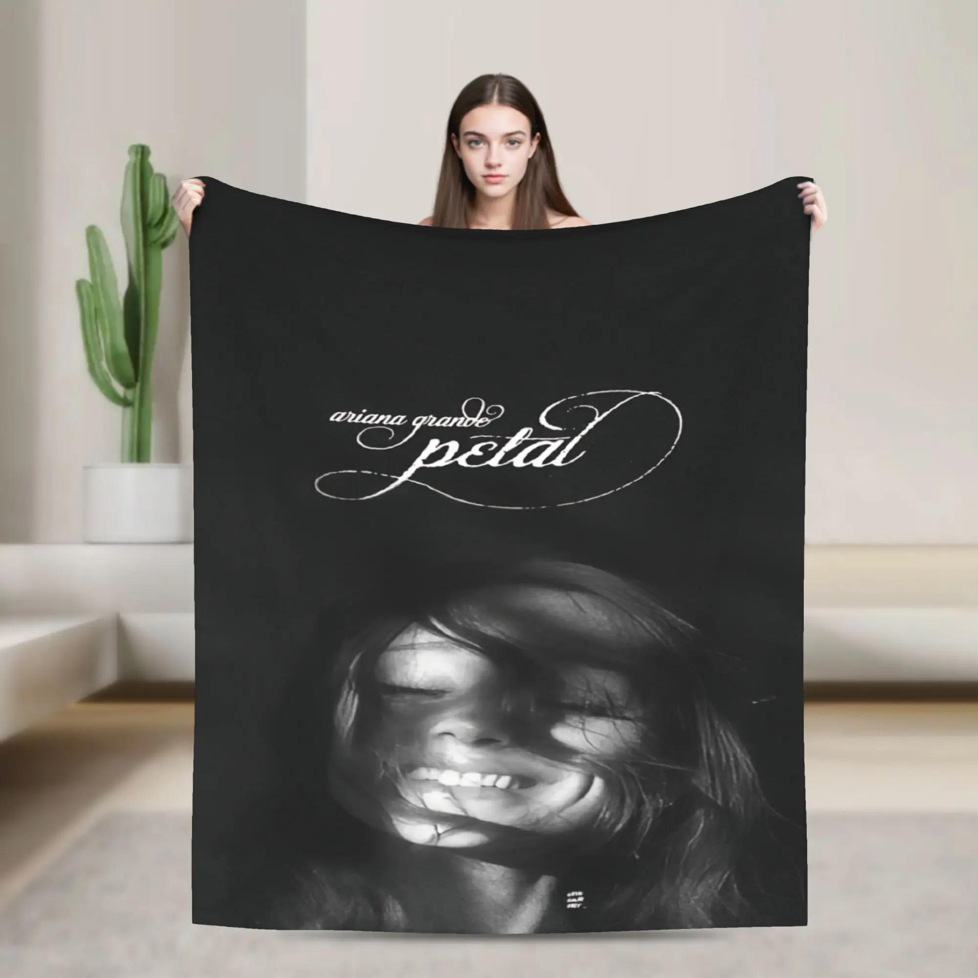 Arianas Grandes petal  Warm Blanket  Picnic Plush Bedding Throws Novelty Bedroom Flannel Bedspread Sofa Bed Cover