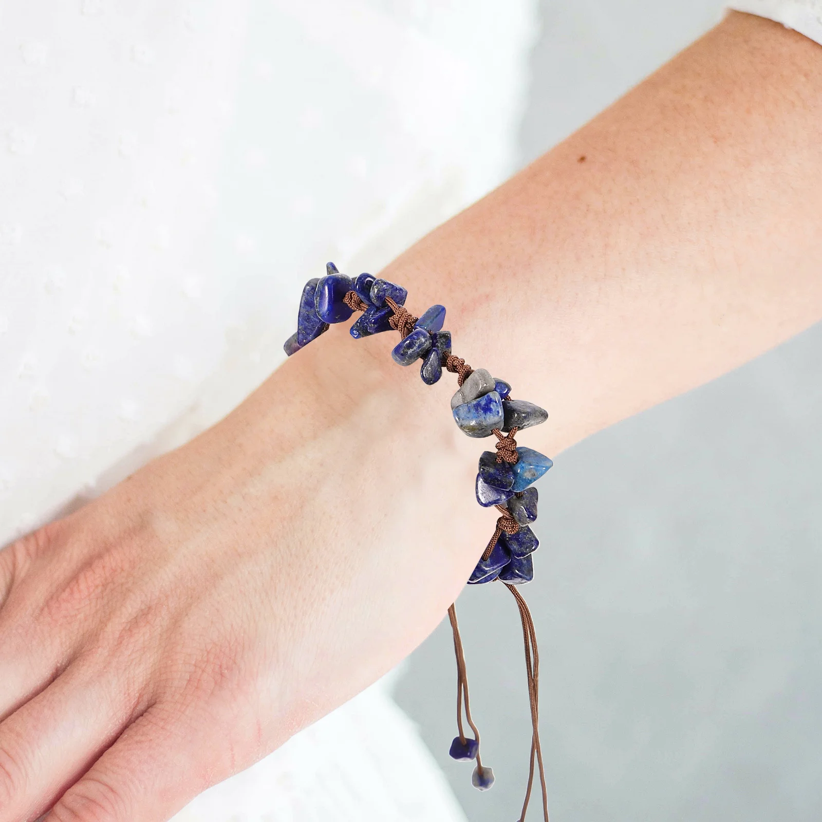 

Crystal Gravel Bracelet Hand-Woven Adjustable Natural Stone Bracelet for Women Teens Charm Jewelry Trendy Gift