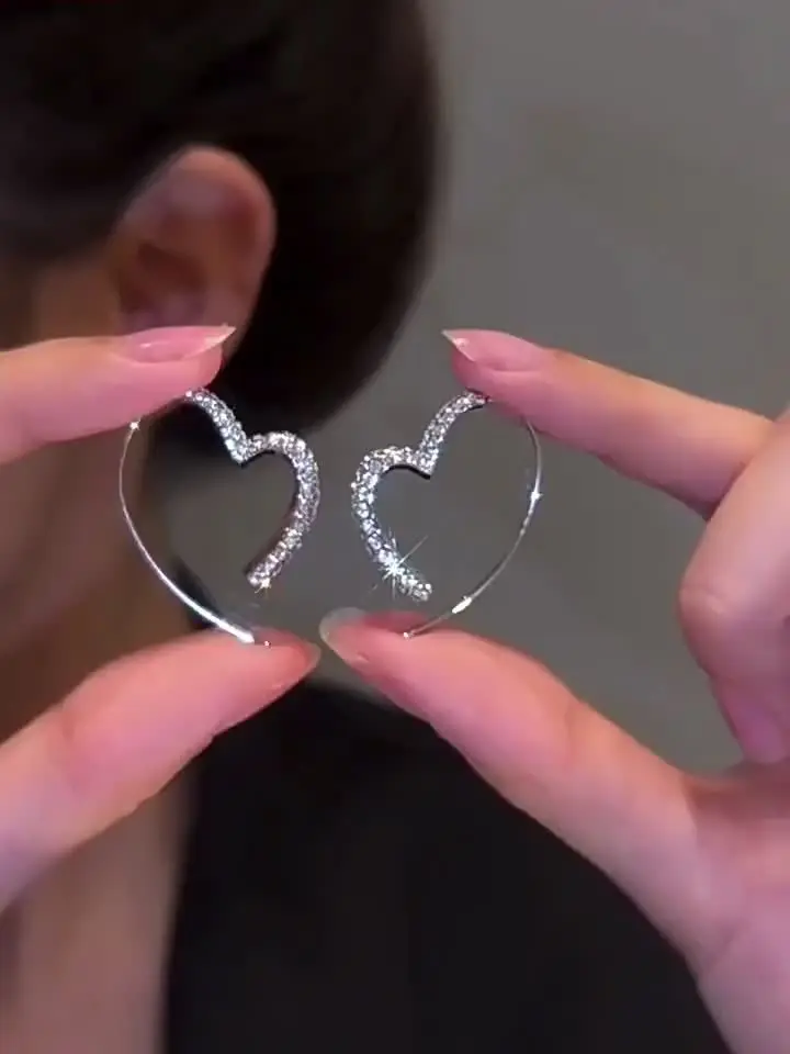 1pair Exquisite Sparkling Heart-shaped Earrings For Girls, Christmas Holiday Gift