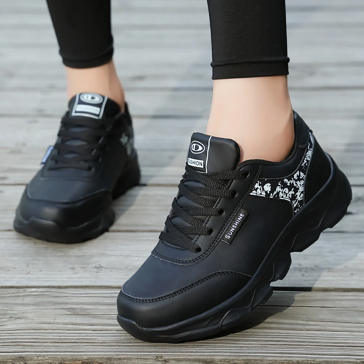Women's Lightweight Lace-Up Casual Running Shoes, All Season Sneakers for Students Work Travel Outdoor Sports