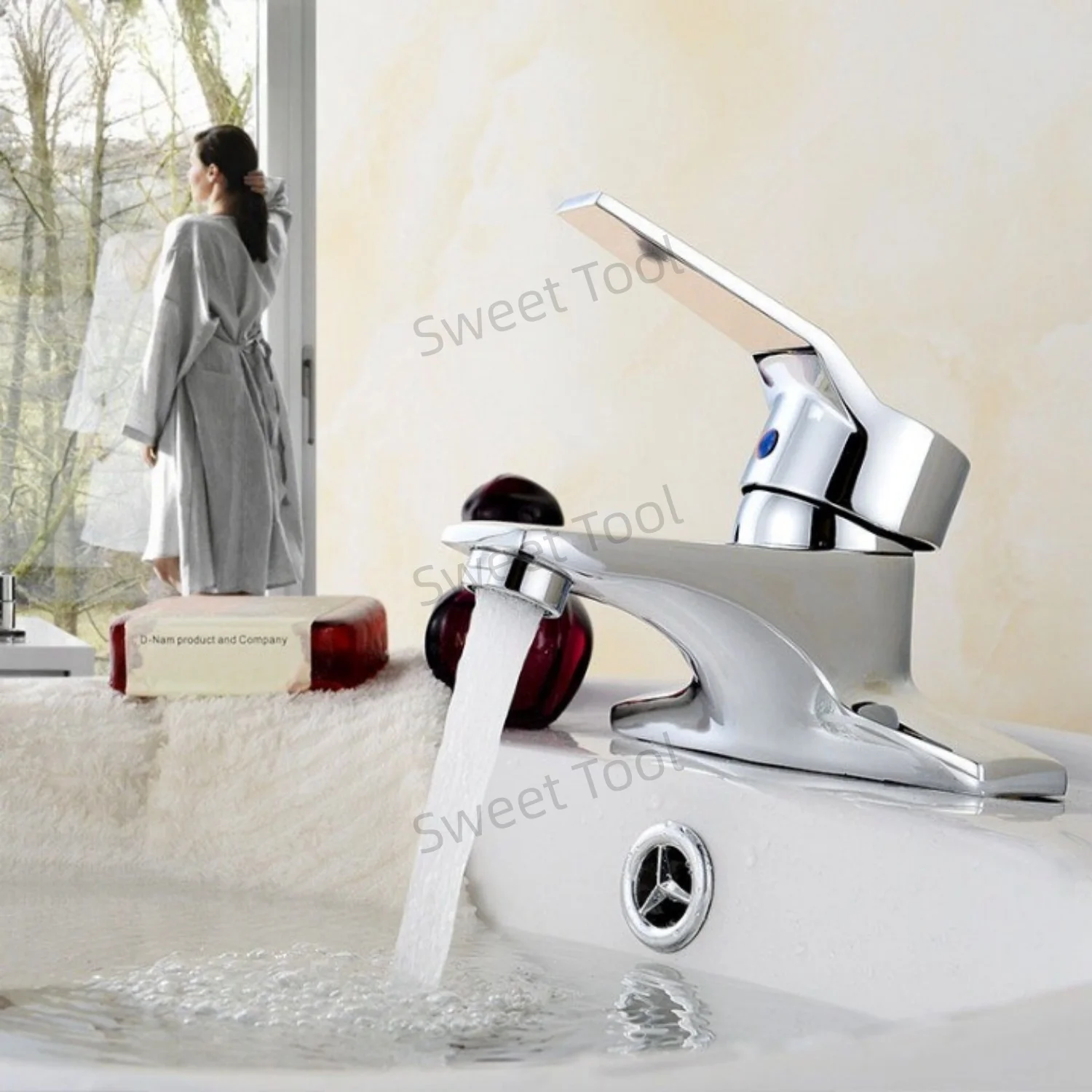 

Bathroom Tap Hot and Cold Mixer Faucet Single Handle Double Hole Basin Accessories Toilet Faucet Washbasin Water Faucet