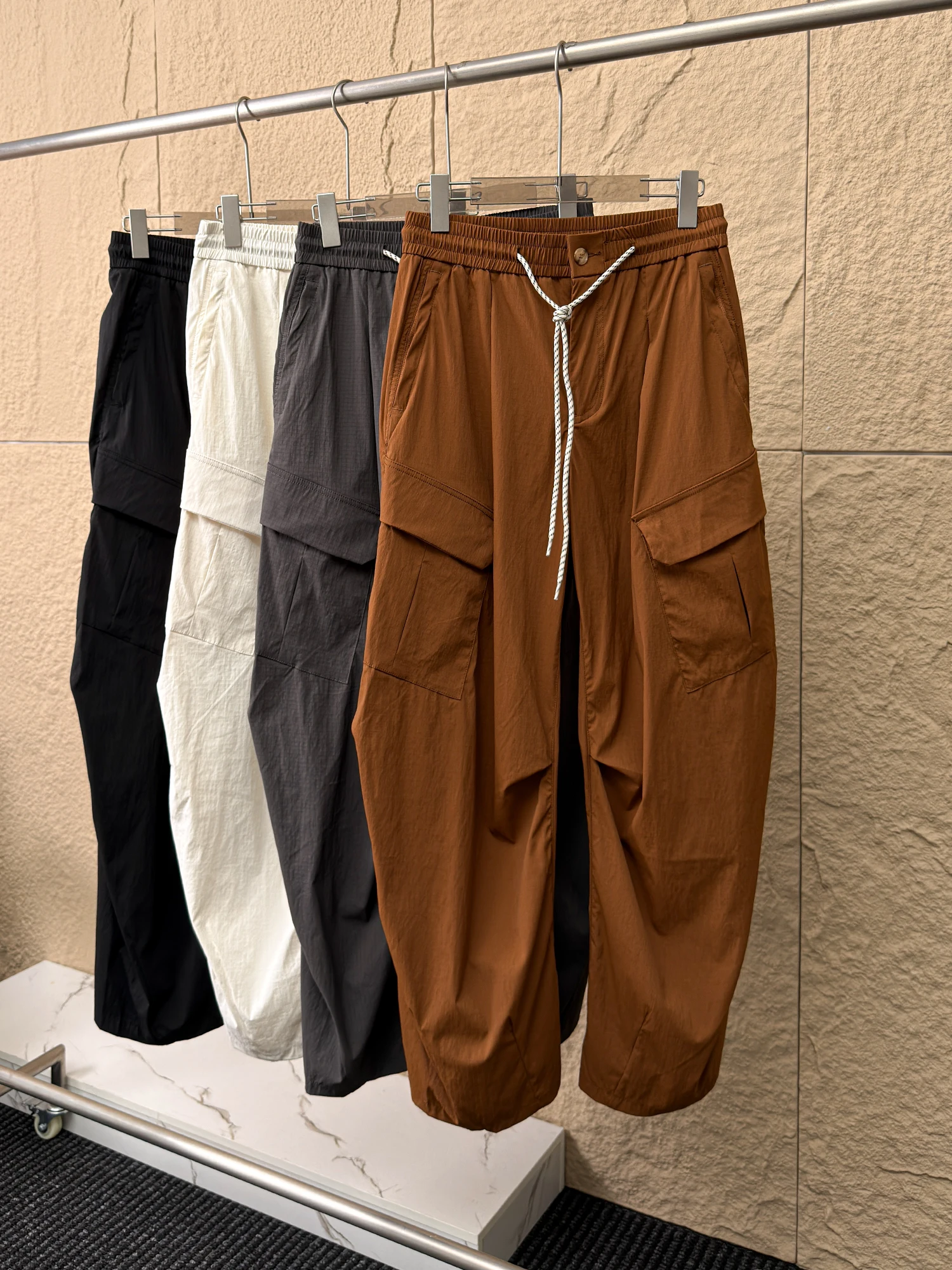 Lightweight Quick Dry Men's Knife Pants Pleated Design Multpocket Workwear Casual Straight Leg Pants Summer Collection