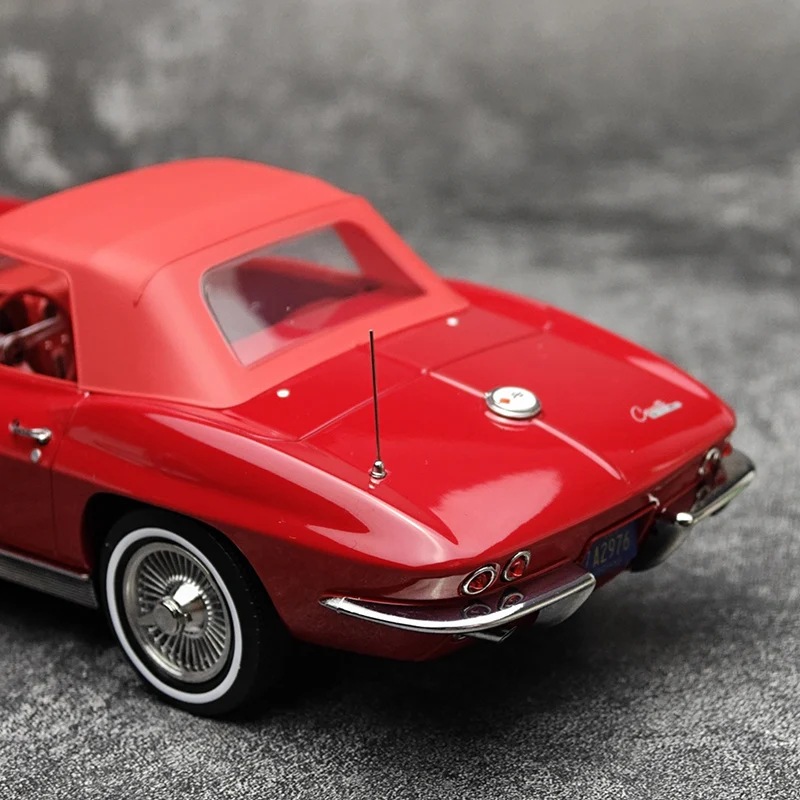 NOREV Diecast نموذج 1:18 شيفروليه كورفيت ستينج راي 1963 نموذج سيارة هدية عيد ميلاد معدنية إرسال صديقها زخرفة ثابتة