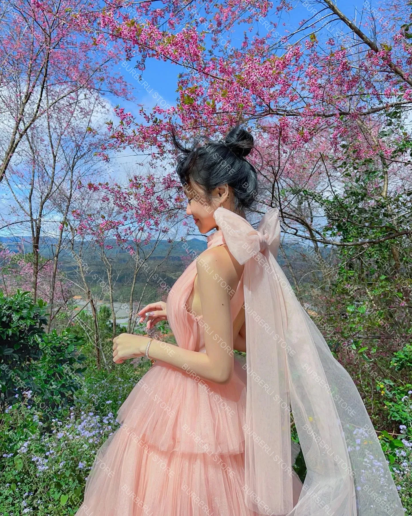 Sweet Nude Pink Tulle Summer Dresses Pretty Halter Bow Mesh A Line Formal Party Dress Sexy Backless Puffy Ruffles Prom Gowns