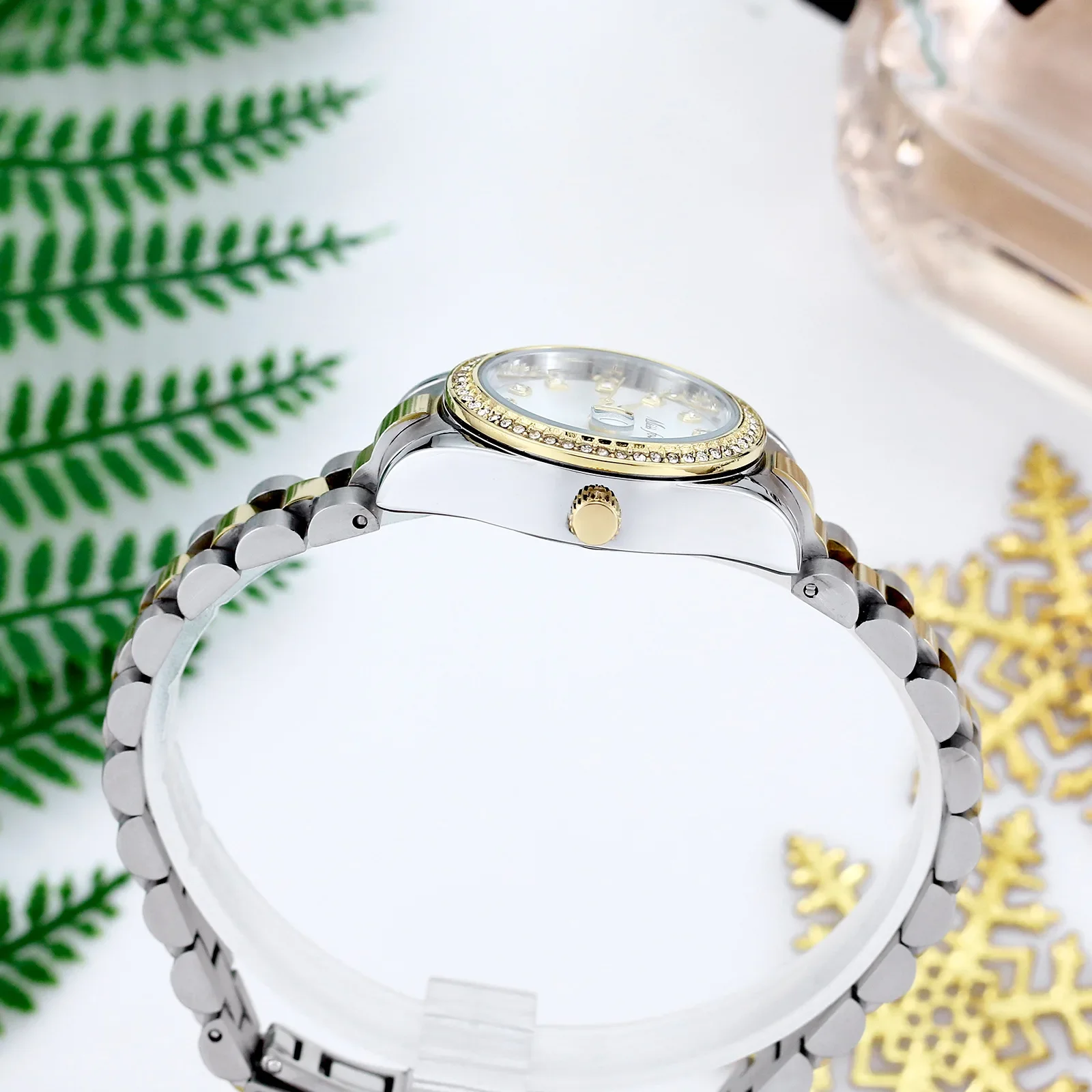 Iced Out-Reloj de pulsera de cuarzo para Mujer, cronógrafo de acero dorado, resistente al agua, con bisel de diamante, a la moda