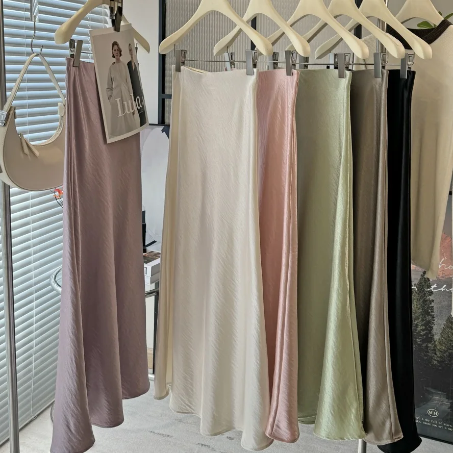 Fischschwanzrock aus Acetat-Satin für Damen, 2025, Temperament, schlicht, drapiert und dünnes Gesäß, ein Wort, mittlerer und langer Rock