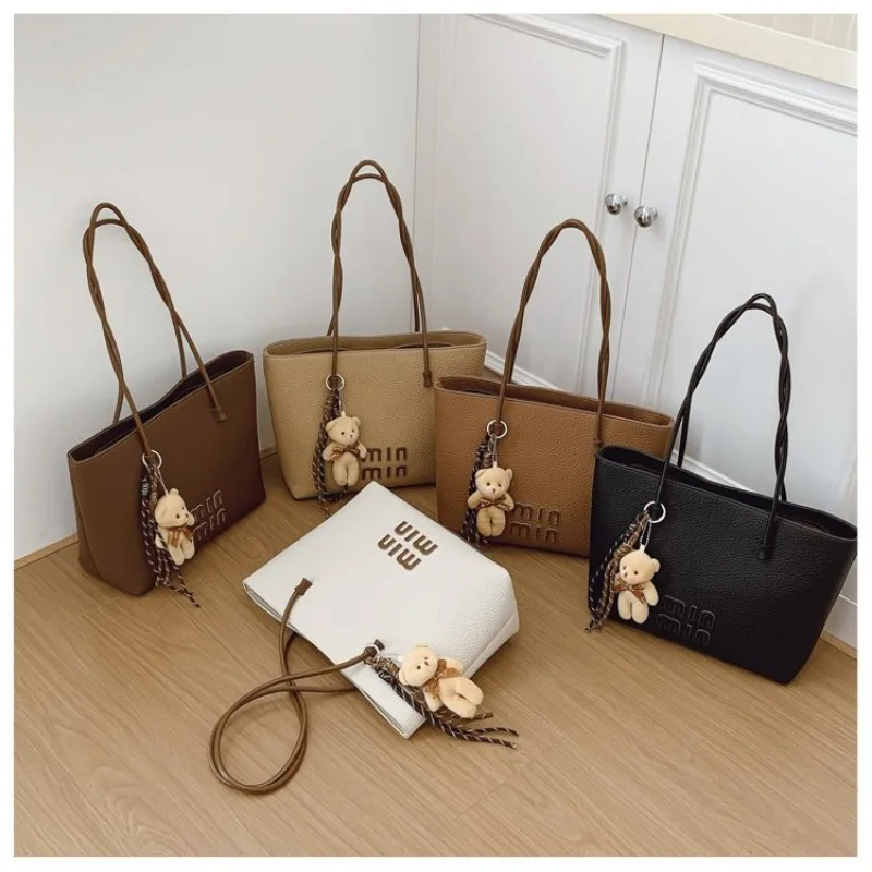 حقيبة يد أنيقة على طراز ميلارد تحت الإبط 2025 موديل جديد متعددة الاستخدامات عبر الجسم للاستخدام اليومي حقيبة نسائية رائعة قابلة للتعديل