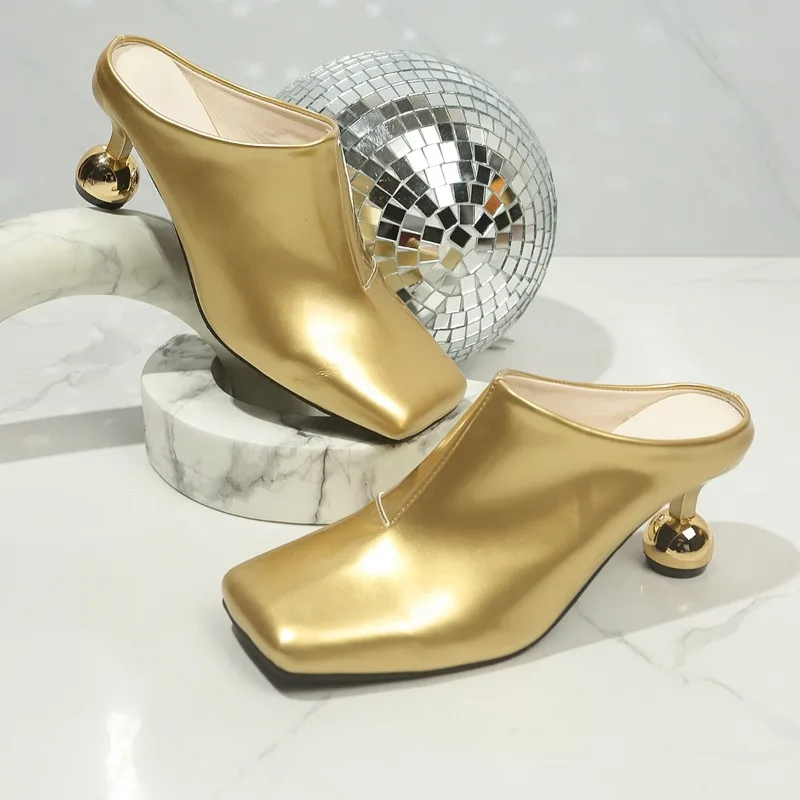 2025 nuove pantofole da donna a testa quadrata Baotou elegante trama pendolarismo tempo libero semplici classici tacchi alti in vetro taglia 35-42
