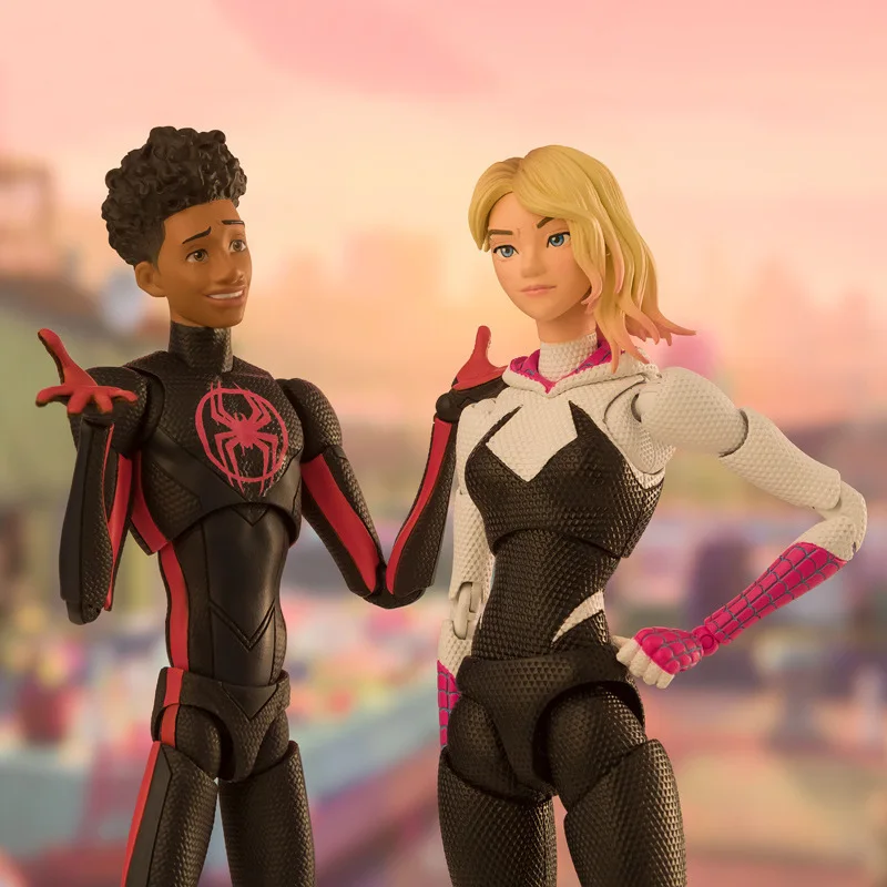 Spider örümcek adam Anime figürü Miles Morales Gwen Stacy aksiyon figürleri örümcek genelinde örümcek adam-verse Model oyuncaklar Pvc