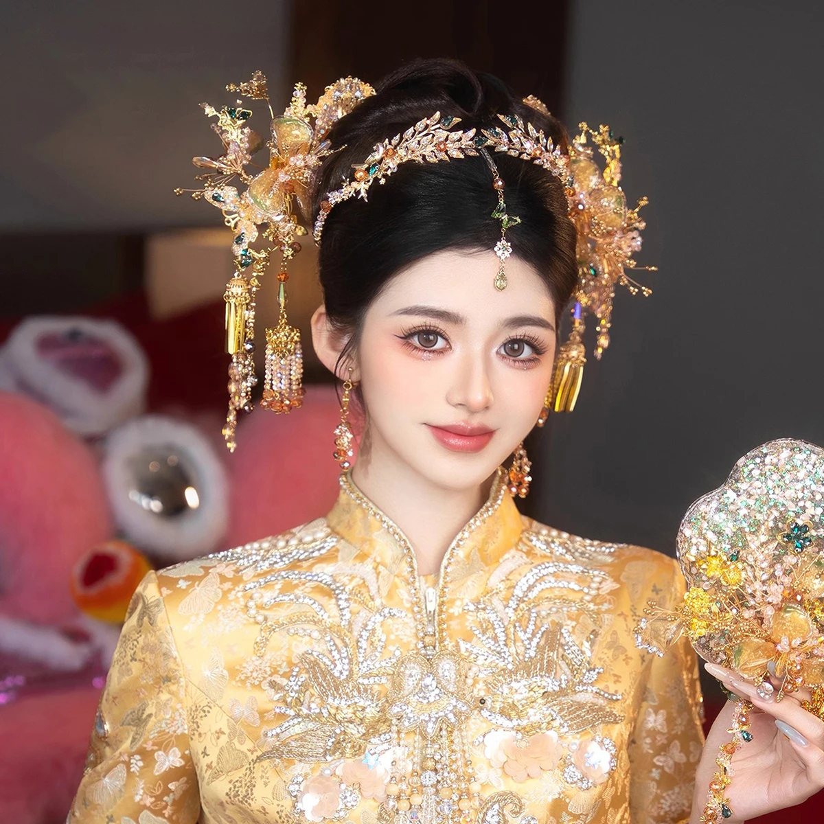 مجموعة إكسسوارات شعر الزفاف على الطراز الصيني الذهبي للعرائس الراقية لتقليل العمر Xiuhe دبوس الشعر ومجوهرات مشط