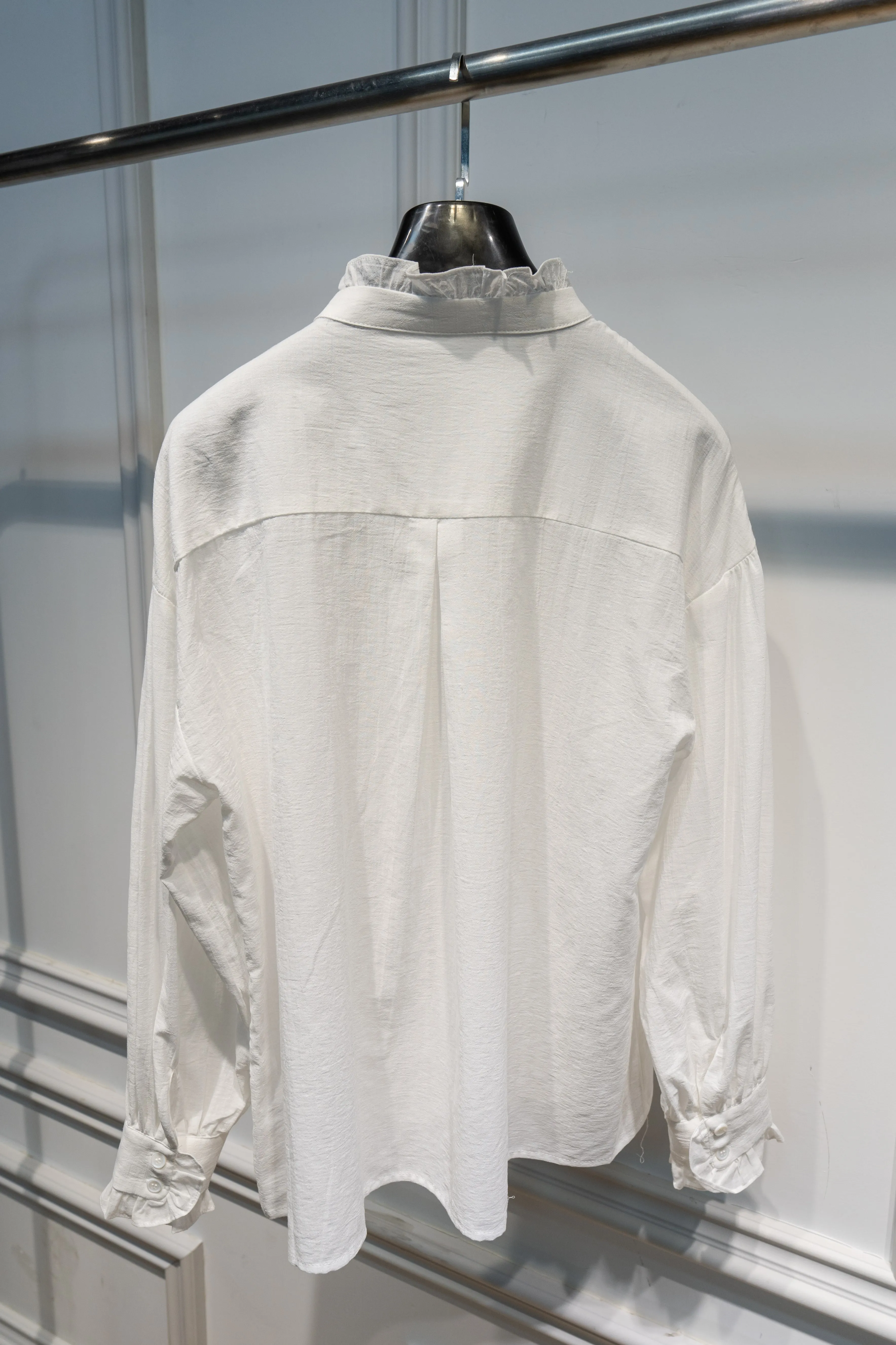 2025 الربيع الصيف الفرنسية قميص أبيض المرأة القطن لوتس ليف تقليم س الرقبة طويلة الأكمام قميص عطلة عادية شاطئ بوهو البلوزات