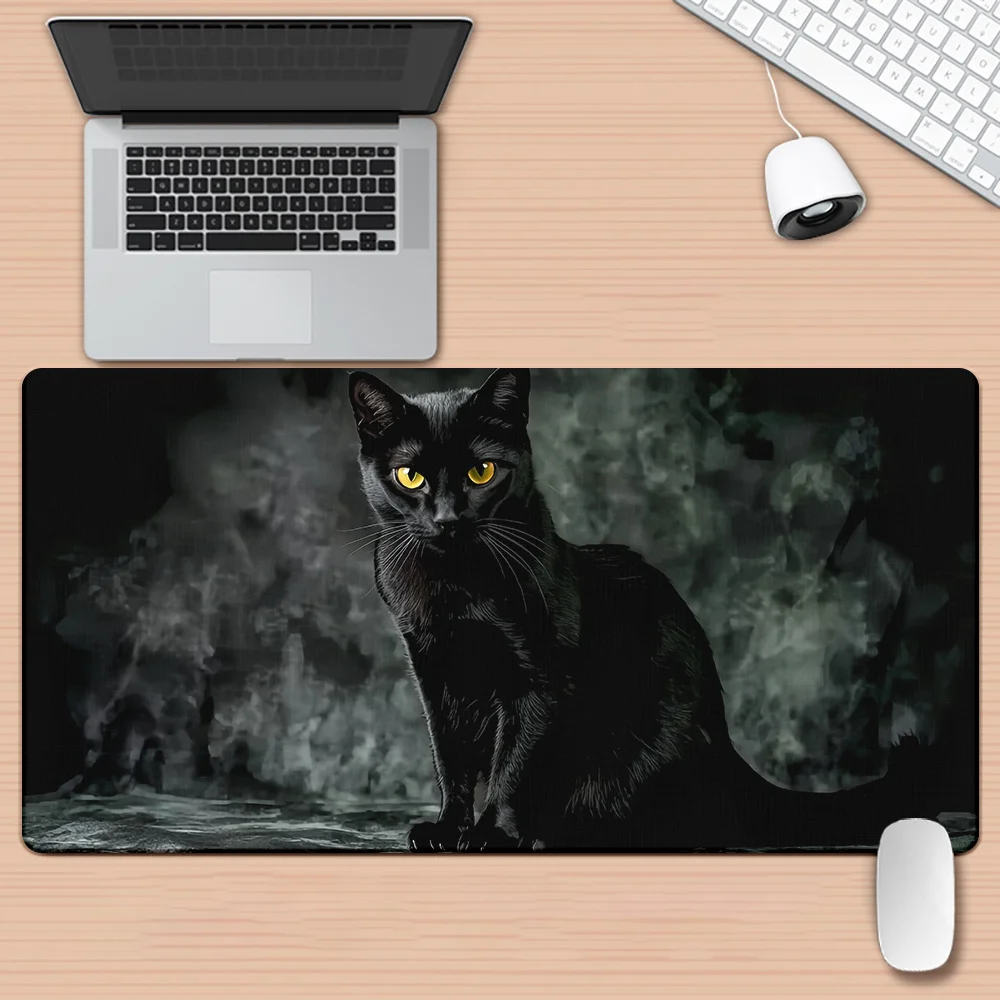 

Cute yellow-eyed black cat game mouse mat, anti-slip rubber foggy background table mat, suitable for computer players