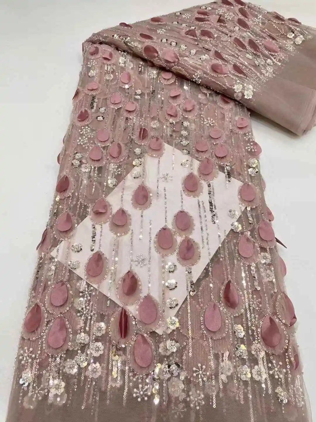 아프리카 메쉬 레이스 원단 나이지리아 비즈 레이스 원단 스팽글 2025 고품질 프랑스 나이지리아 레이스 드레스 여성 파티 웨딩용