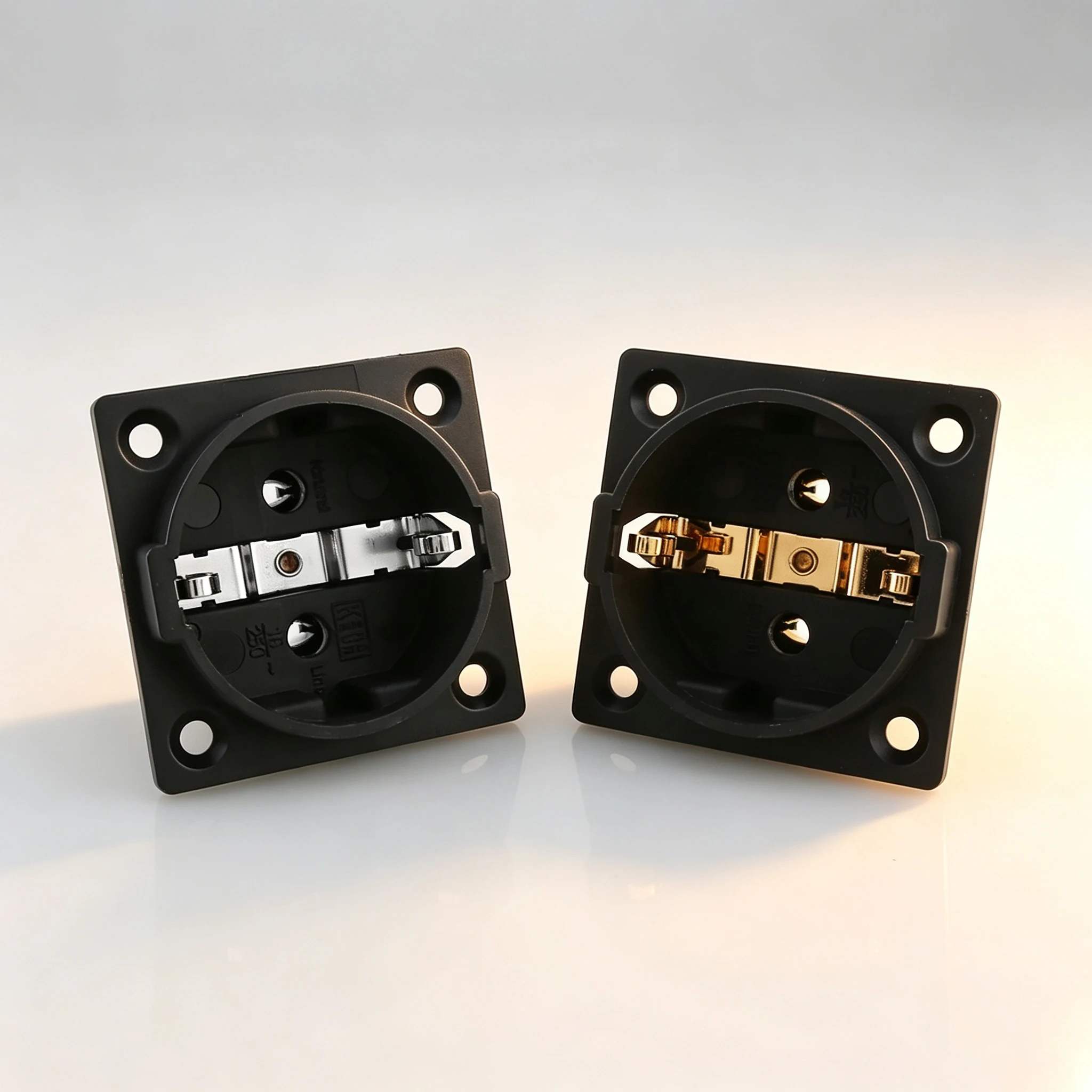 High Quality AE03G Gold/Rhodium Plated Schuko Plug Socket HIFI AC 250V 16A EU 2 Pin IEC Inlet Power Ultimate Schuko Chassis 1PC