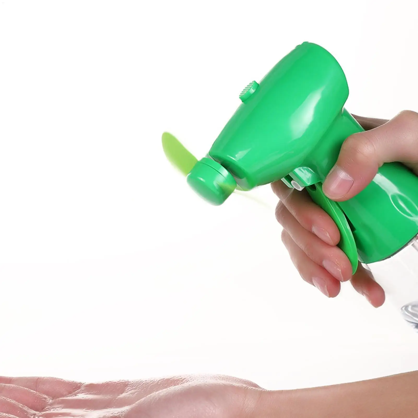 Mini Fan with Water Spray Misting Fan Handheld Mistin​g Fan with Mist As Battery Operated Fan Water Bottle Sprayer