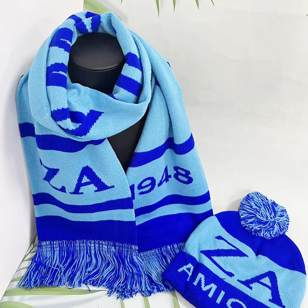 Hellblaues und königsblaues ZA 1948-Set aus Strickschal und Mütze