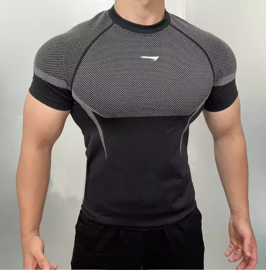 

Men's Summer Short Sleeve T-Shirt for Fitness Running Exercise Cycling - Breathable Sportswear for Active Lifestyle