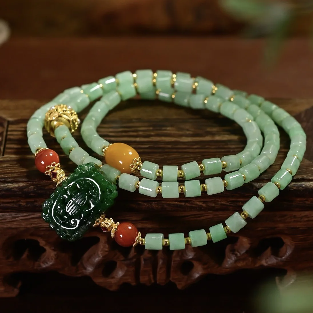 

Тройной браслет из бамбукового нефрита в китайском стиле, масляно-зеленый двойной квадратный дракон, янтарный красный агат, позолоченный, счастливый ювелирный подарок