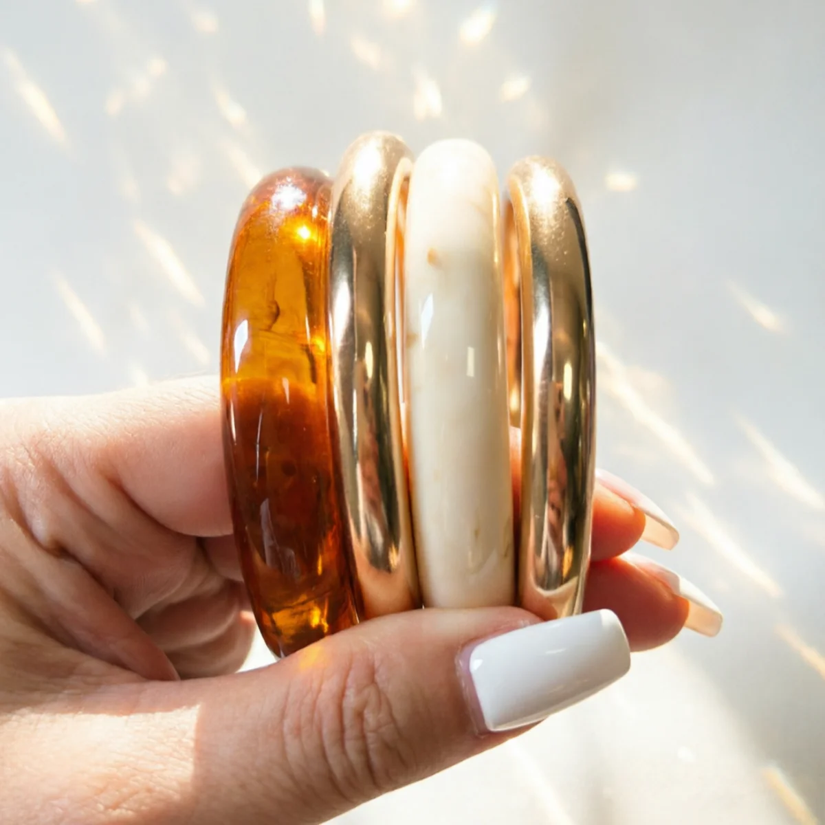 4Pcs/Set Exaggeration Resin Bracelets Set for Women Vintage Acrylic Fashion Jewelry Elegant Metal Bangles Stacking Accessories