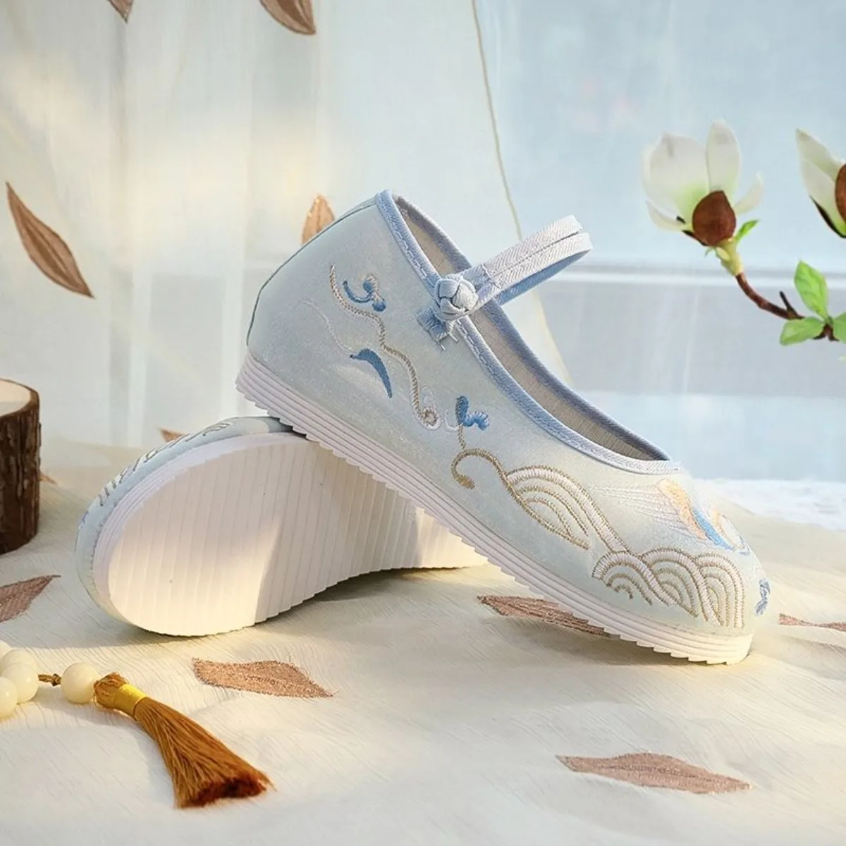Height Increase Dance Shoes Ethnic Embroidery Ancient Chinese Beijing Cloth Shoes Cheongsam Soft Sole Hanfu Comfortable Flats
