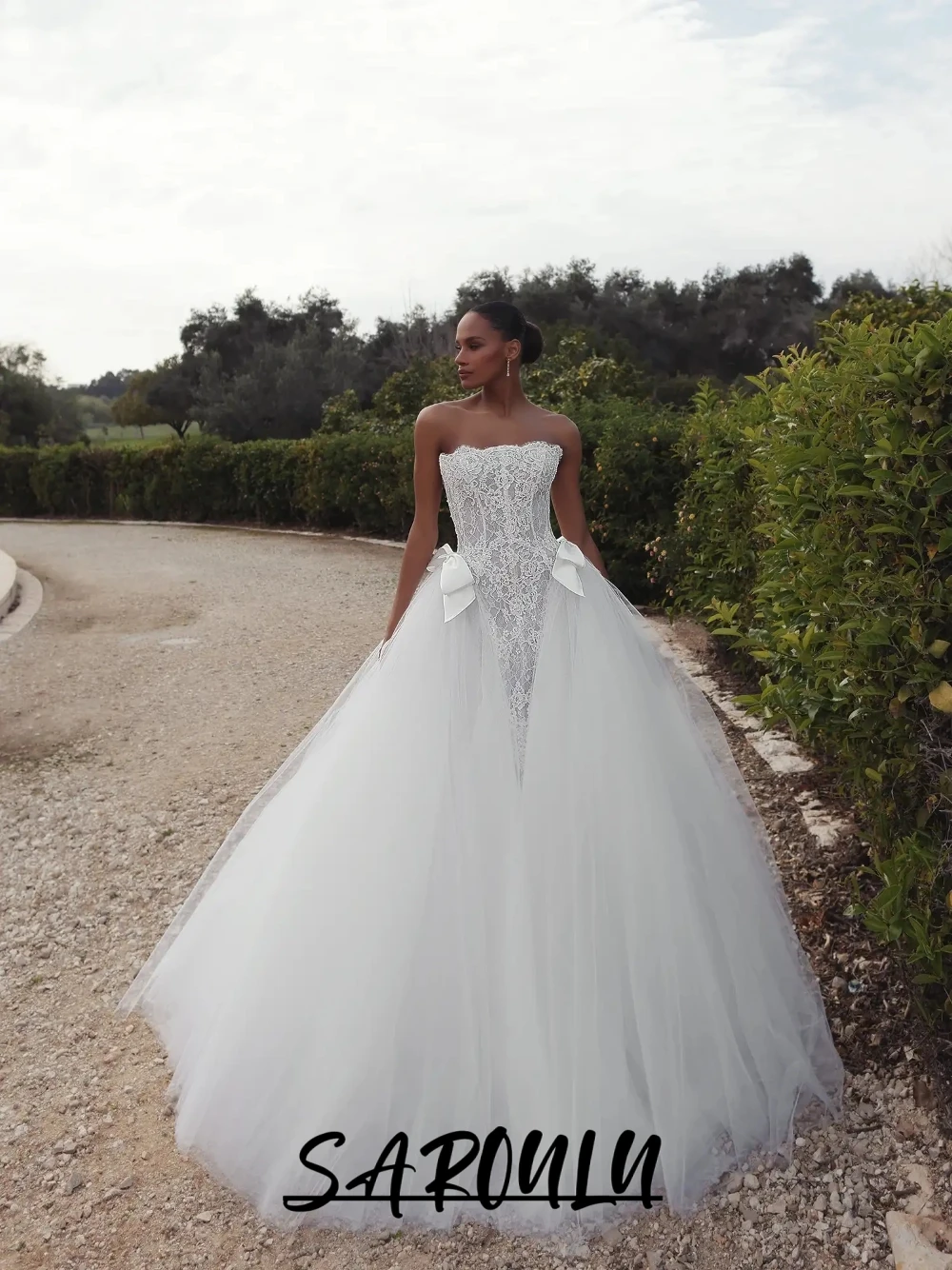 Ethereal Tulle Train Wedding Dress Romantic Strapless Lace Bridal Gown Customized Graceful Ball Gown For Women New Arrival