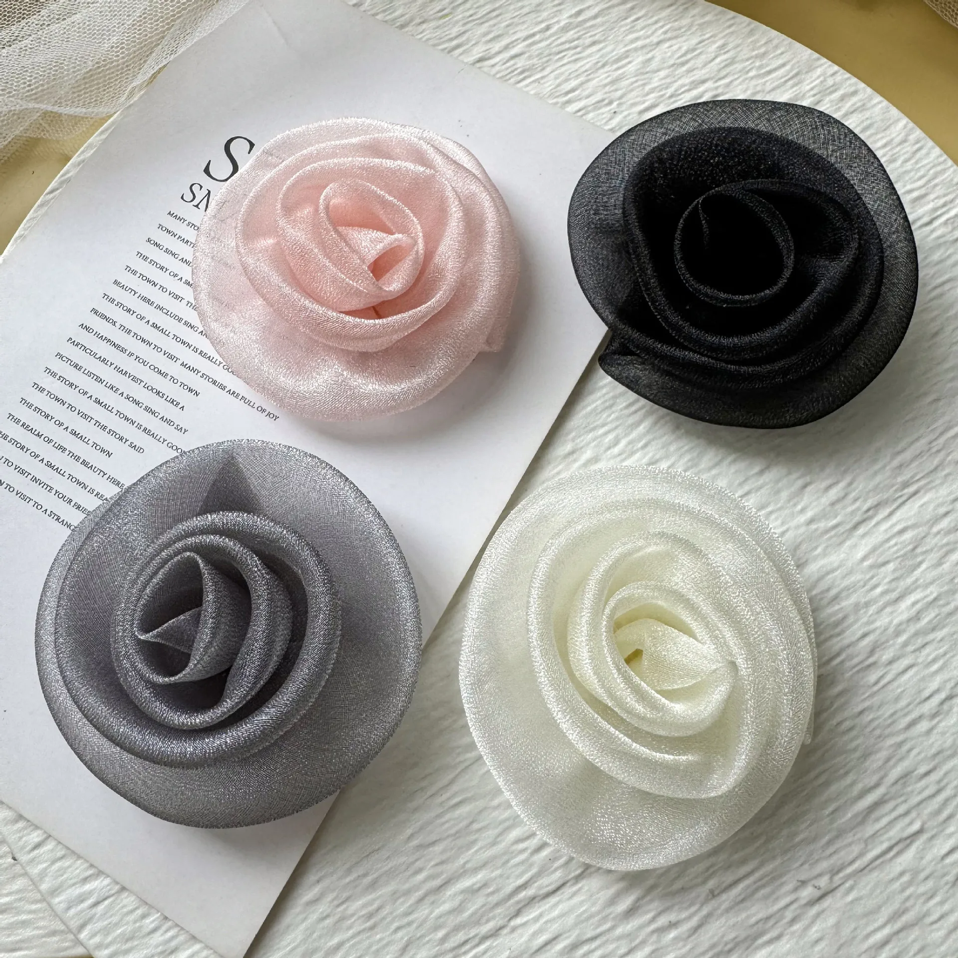 Women's New Three-dimensional Silk Flower Brooch for Going Out To The Beach Xinyi Fresh and Gentle Dress Corsage