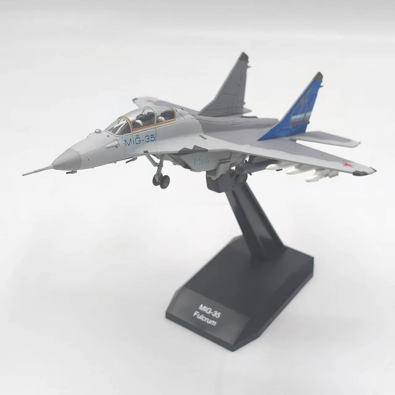 Diecast 1:100 Scale Russian Mig-35 Fighter Aircraft Military Alloy Car Model Collectible Toy Gift Souvenir Display Ornament