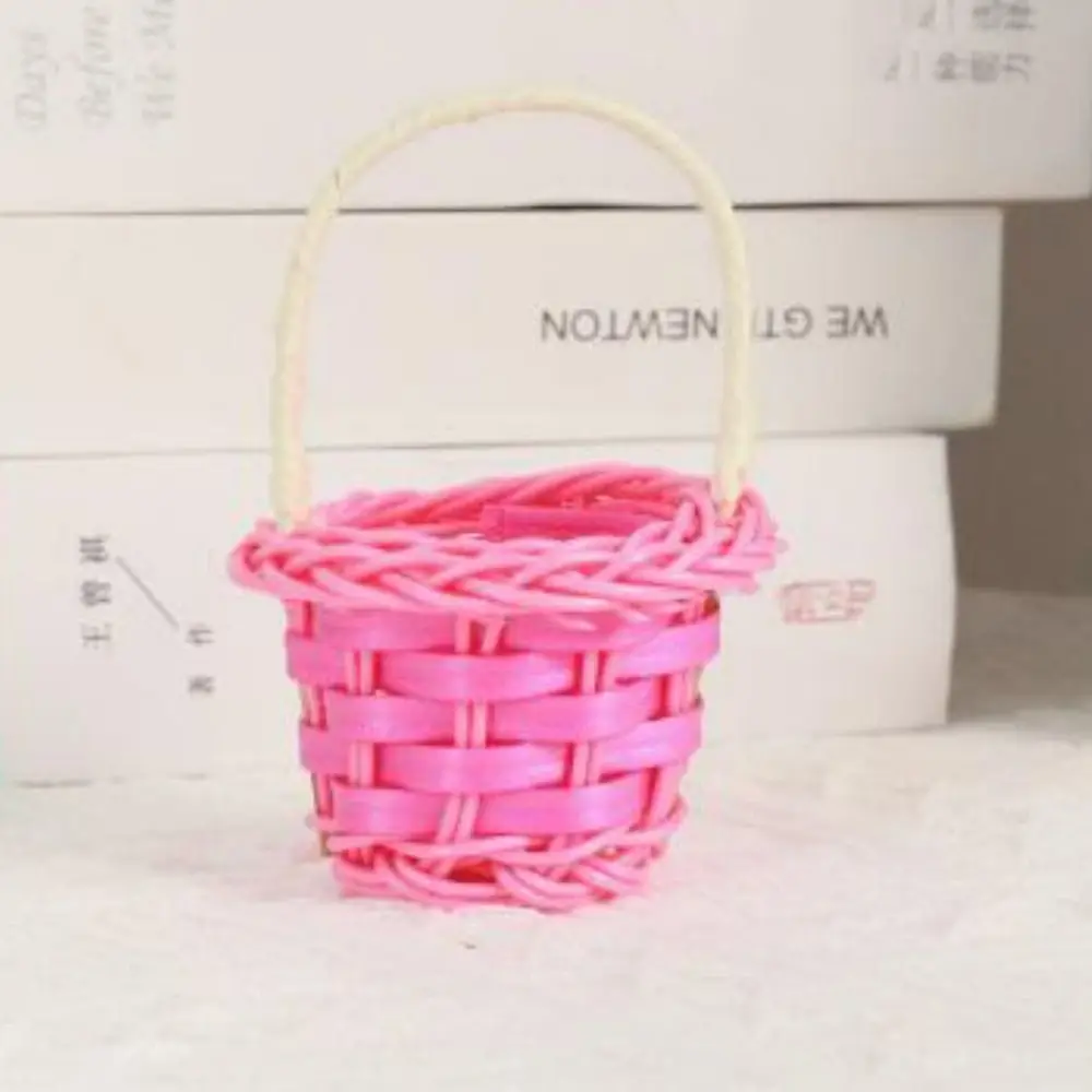 Mini panier de maison de poupée Miniature de haute qualité, bricolage de poupées de mode faites à la main, panier tissé à la main, panier de tissage de vigne pour la journée des enfants