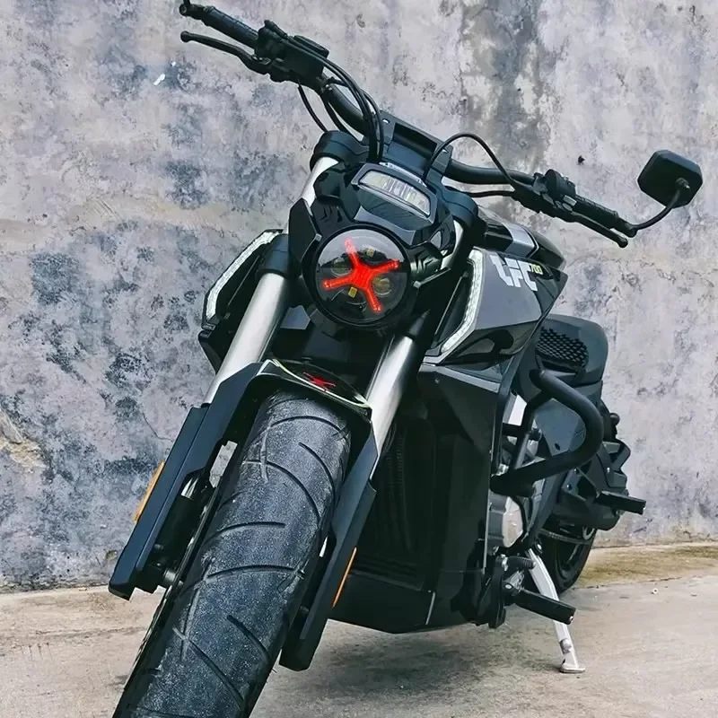 Modified X-shaped round headlight for BENDA LFC700 motorcycles - waterproof, dustproof, and high-brightness headlights.