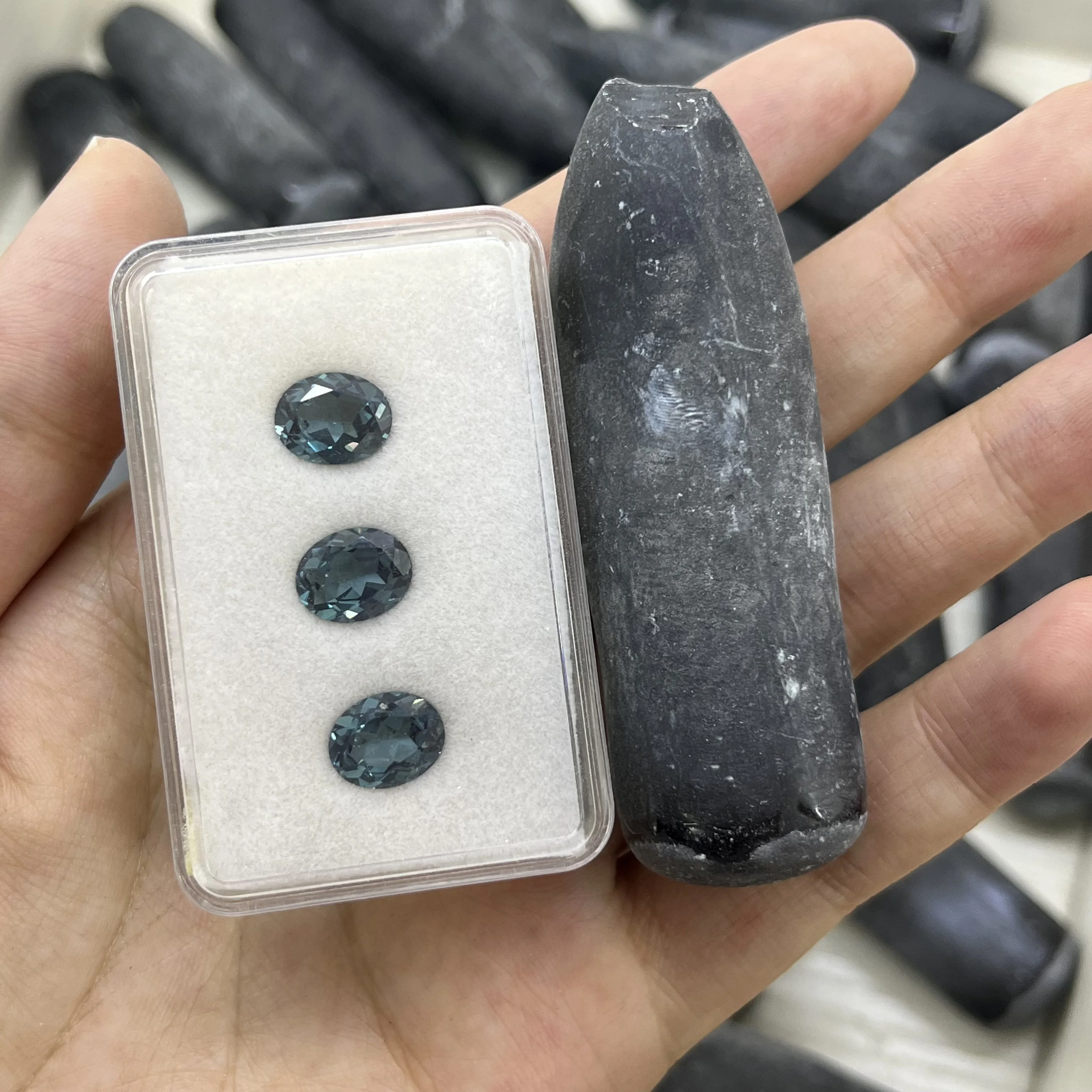 100g/Lot #122A Dark Blue Color Lab Created Spinel Gems Rough Raw Material Spinel Sapphire Blue Gemstones For Gemstone Maki