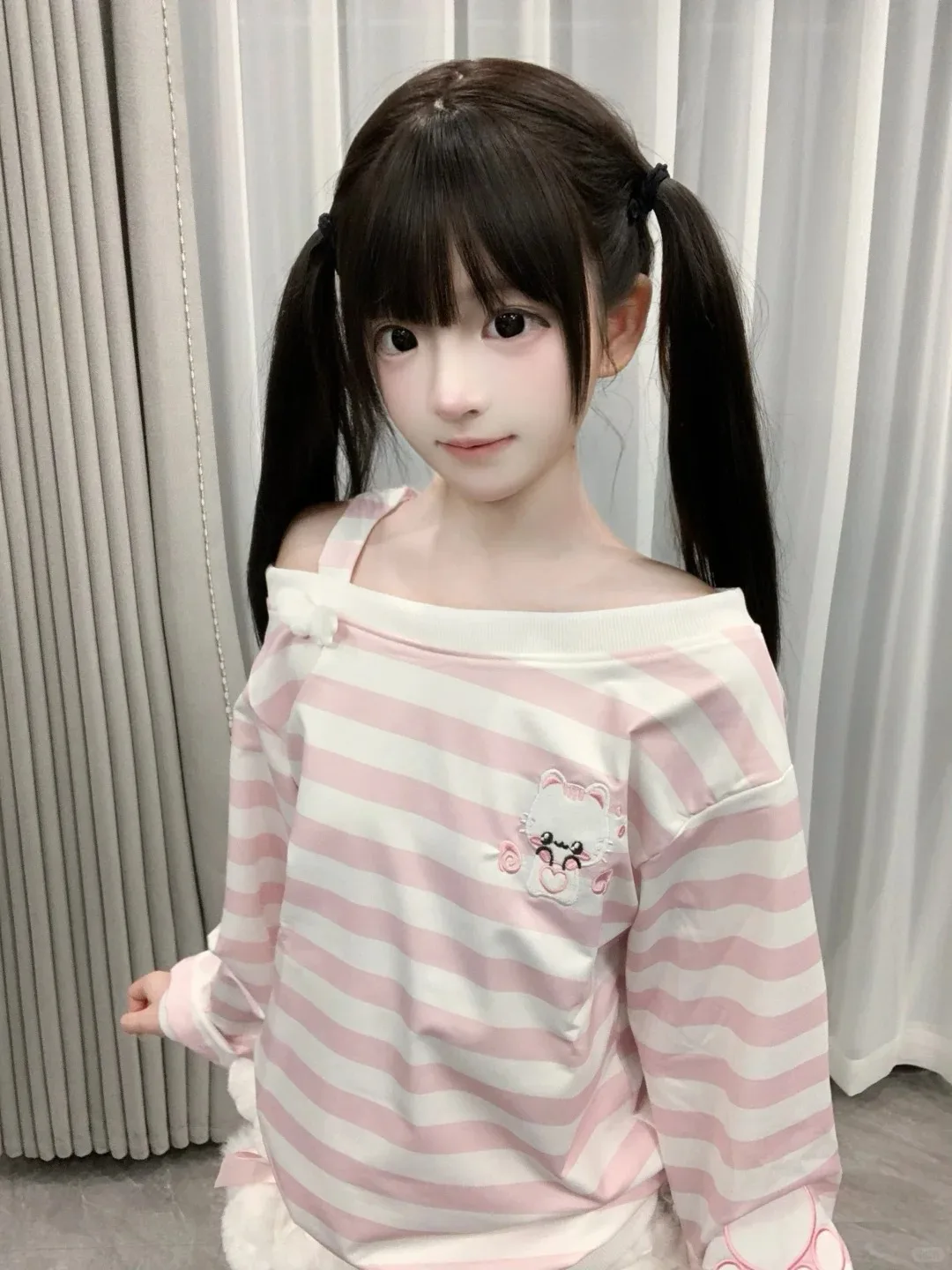 Japanese Y2K Sweet Kawaii Striped Off Shoulder Sweatshirt Single Strap Paw Print Long Sleeve Loose Casual Streetwear Top Women