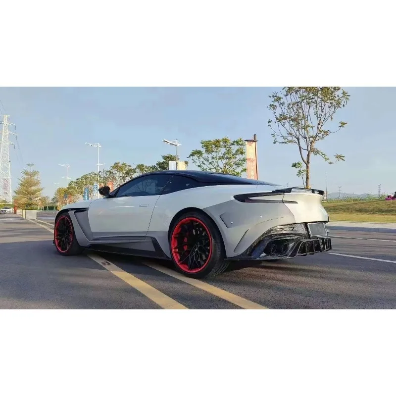Aston Martin DB11 MSY Stijl Bodykit - Complete set onderdelen ongespoten overzicht