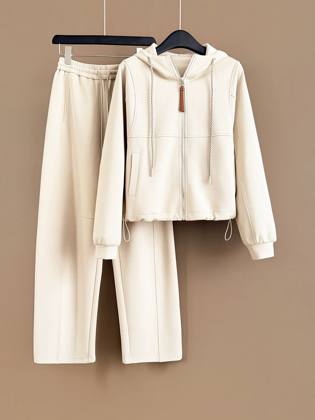 

Fashionable Lazy Style Women's Winter Outfit Top And Bottoms Set Casual Sporty Wide Leg Pants Zipper Closure Long Sleeve Hoodie