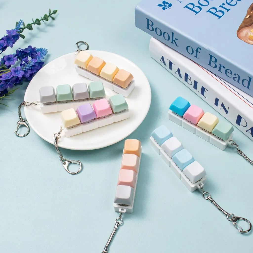 

4 Keys Keyboard Clicker Fidget Toy Loud Keyboard Fidget Toy colorful Anxiety button Toy Keyboard Keychain for Stress Relief Pass