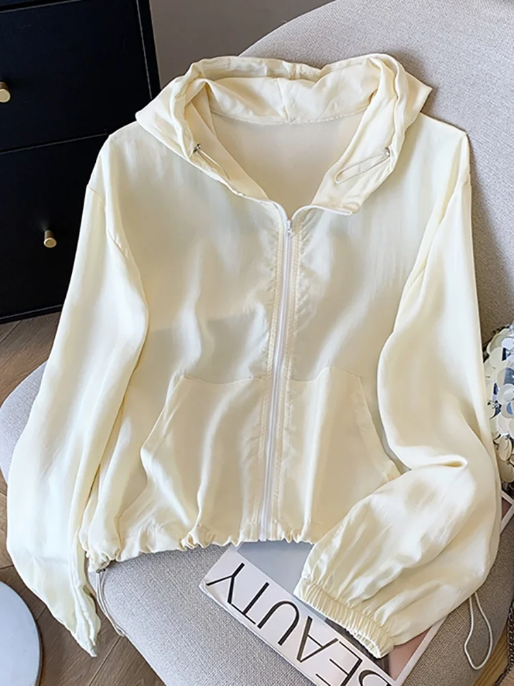 女性の軽量フード付きジッパー日焼け防止シャツピュアカラー春夏新スタイルファッショナブルなアウターウェア通気性