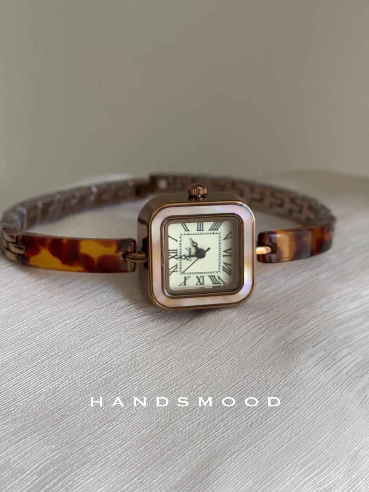 Orologio da donna di lusso di fascia alta modello ambrato braccialetto sottile design retrò moda orologio da donna piccolo orologio quadrato di fascia alta